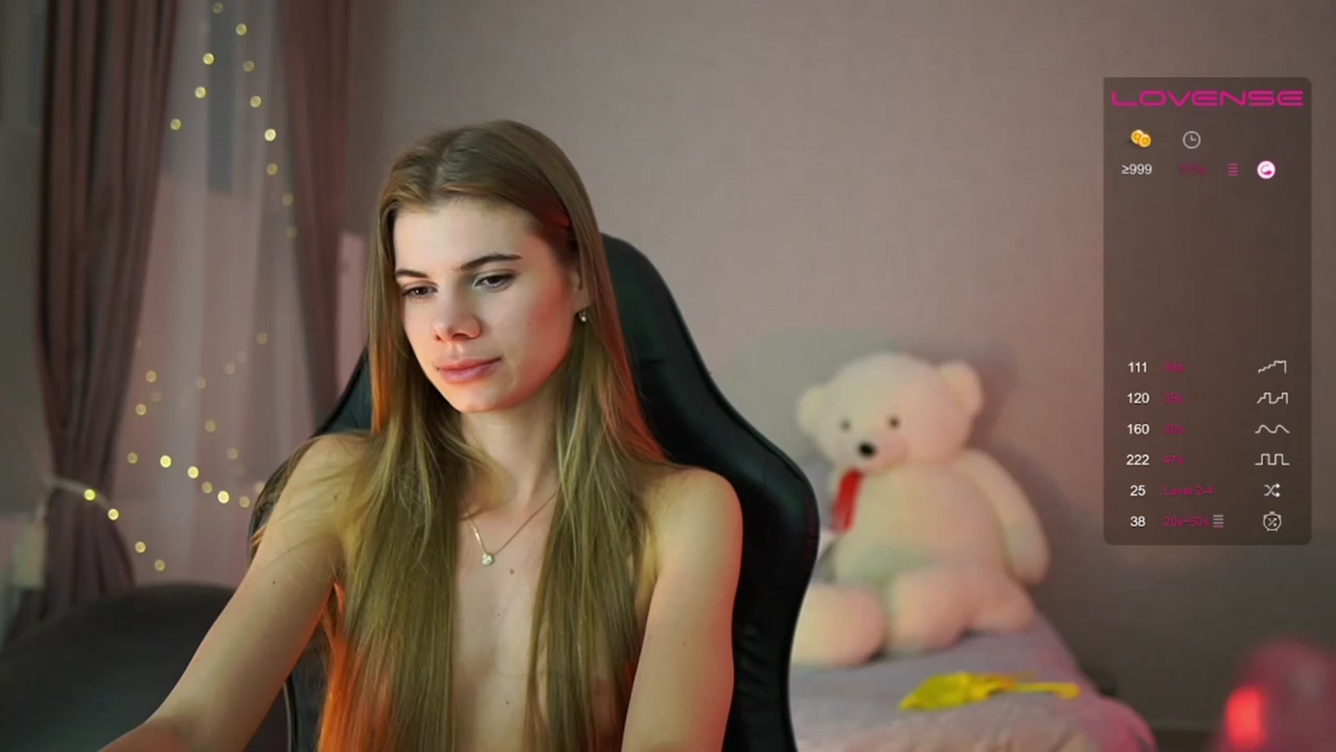 Gallery image thumbnail from RileyReid_18's myfreecams stream on, 05/27/2023, 15:17 image 4 of 20