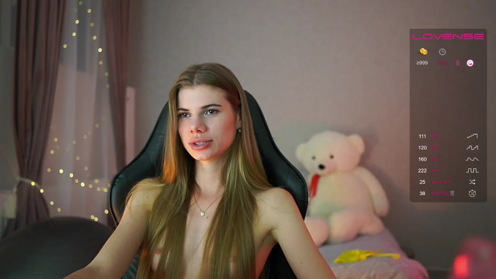 Gallery image thumbnail from RileyReid_18's myfreecams stream on, 05/27/2023, 15:17 image 6 of 20