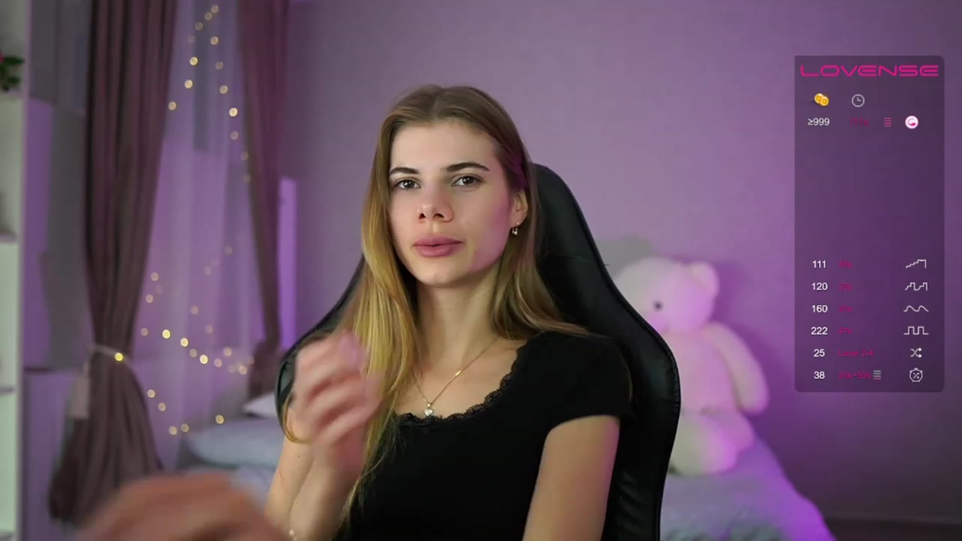 Gallery image thumbnail from RileyReid_18's myfreecams stream on, 05/30/2023, 15:42 image 14 of 20