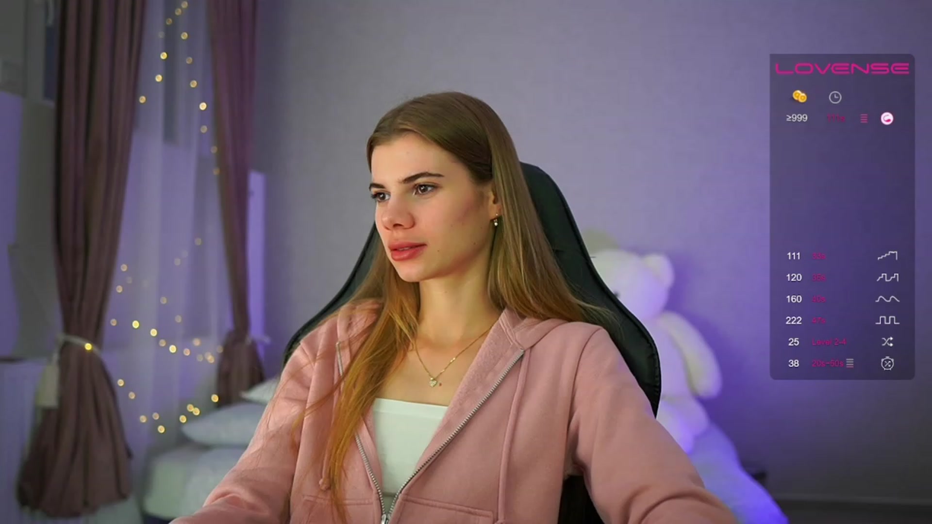 Gallery image thumbnail from RileyReid_18's myfreecams stream on, 05/31/2023, 18:43 image 6 of 20
