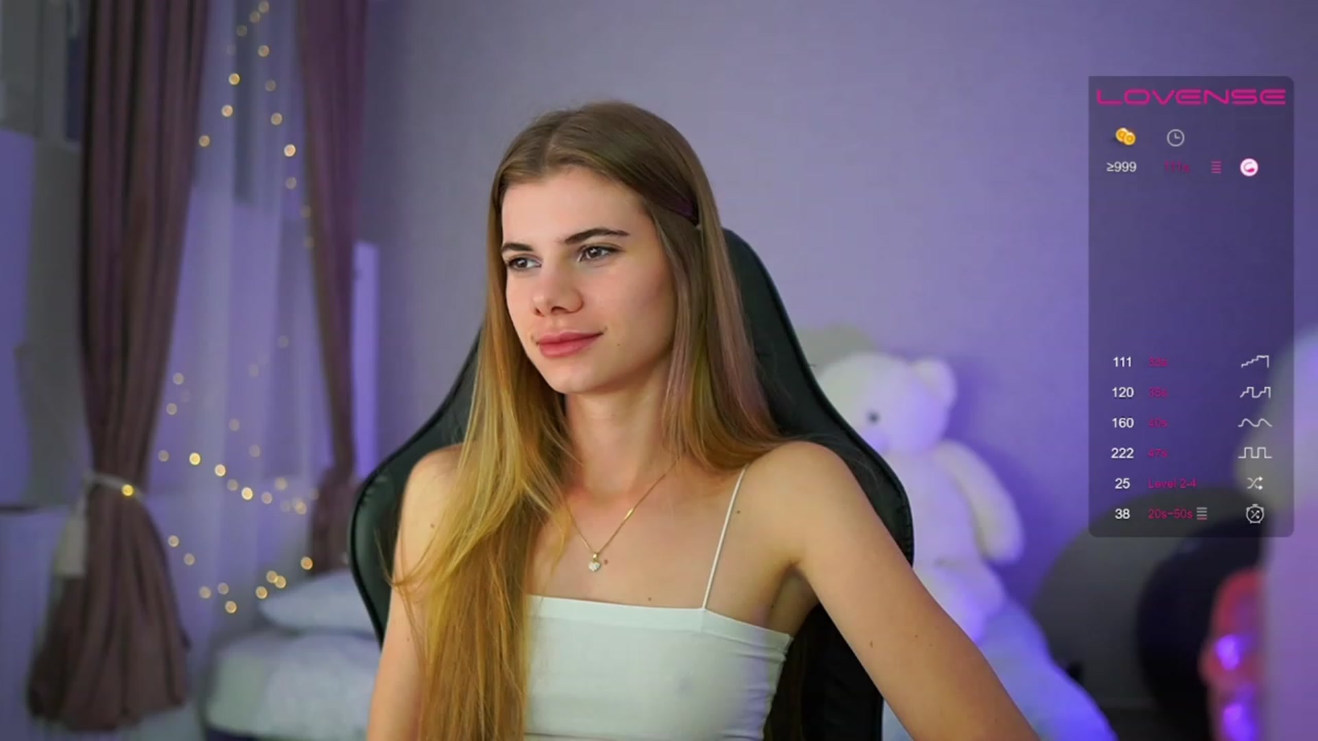 Gallery image thumbnail from RileyReid_18's myfreecams stream on, 05/31/2023, 19:34 image 12 of 20