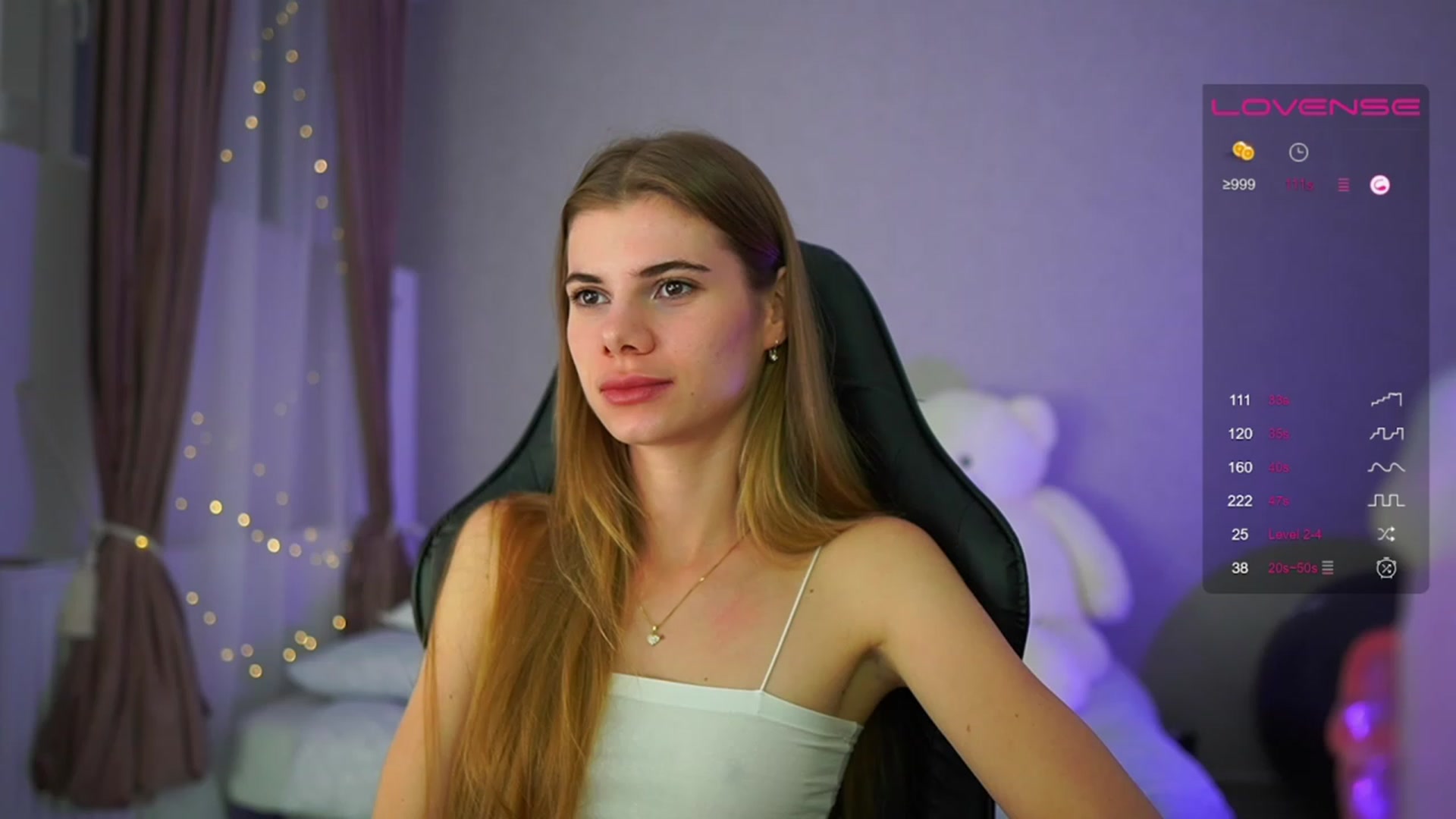 Gallery image thumbnail from RileyReid_18's myfreecams stream on, 05/31/2023, 19:34 image 16 of 20