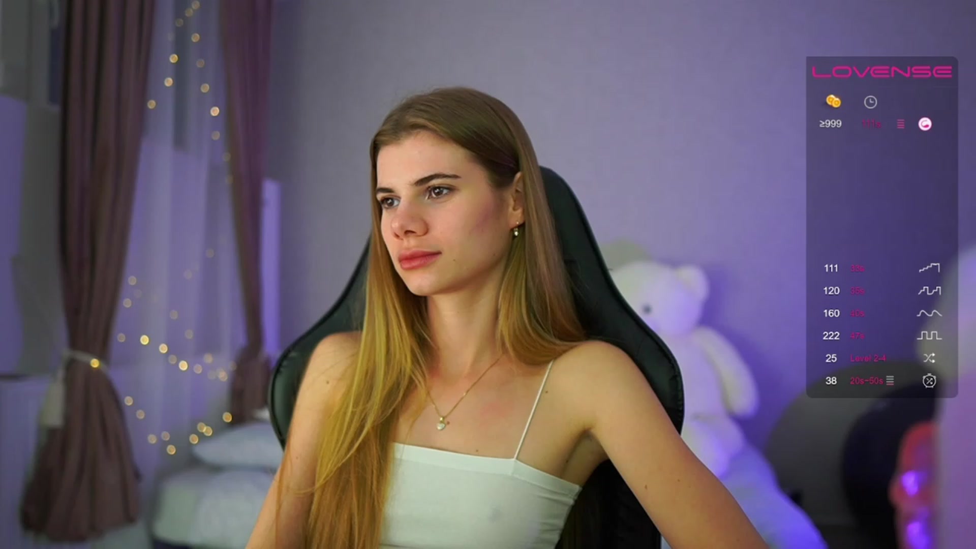 Gallery image thumbnail from RileyReid_18's myfreecams stream on, 05/31/2023, 19:34 image 14 of 20