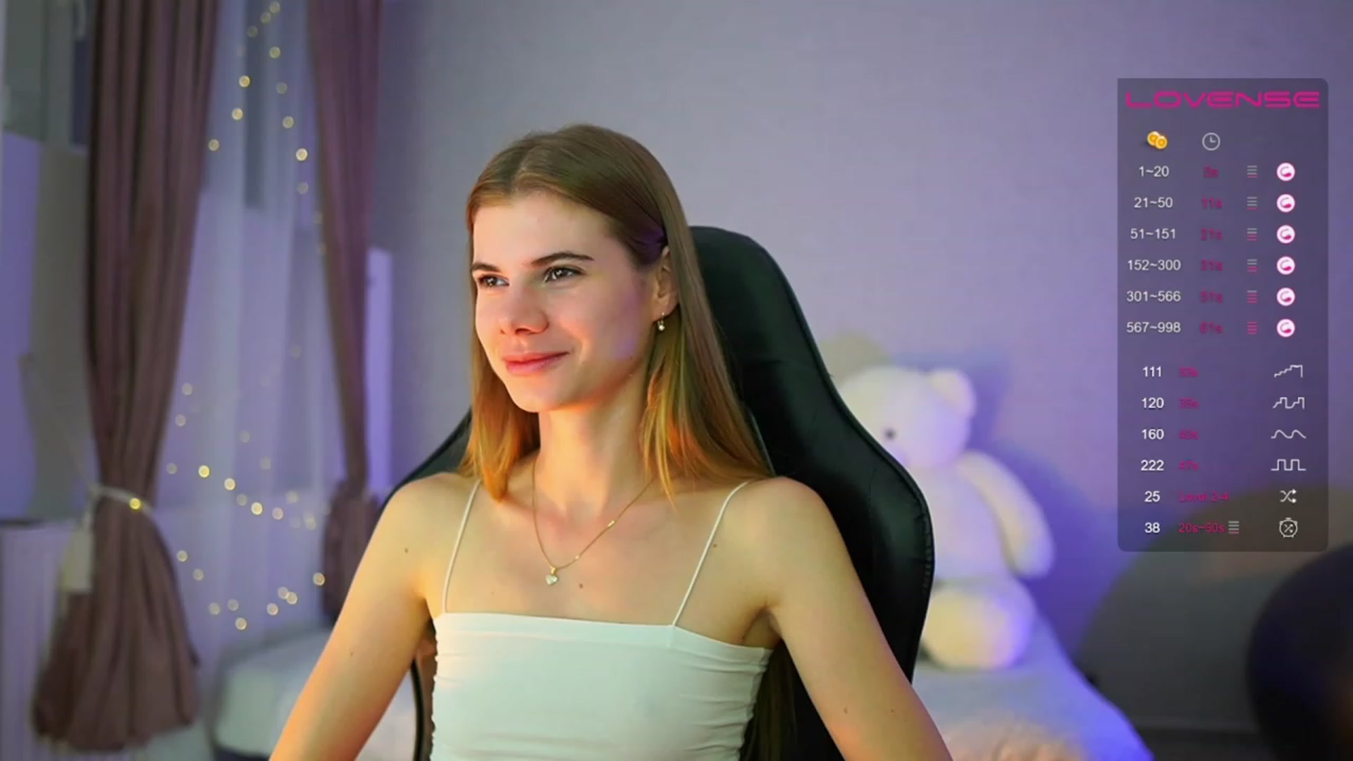 Gallery image thumbnail from RileyReid_18's myfreecams stream on, 05/31/2023, 23:18 image 11 of 20