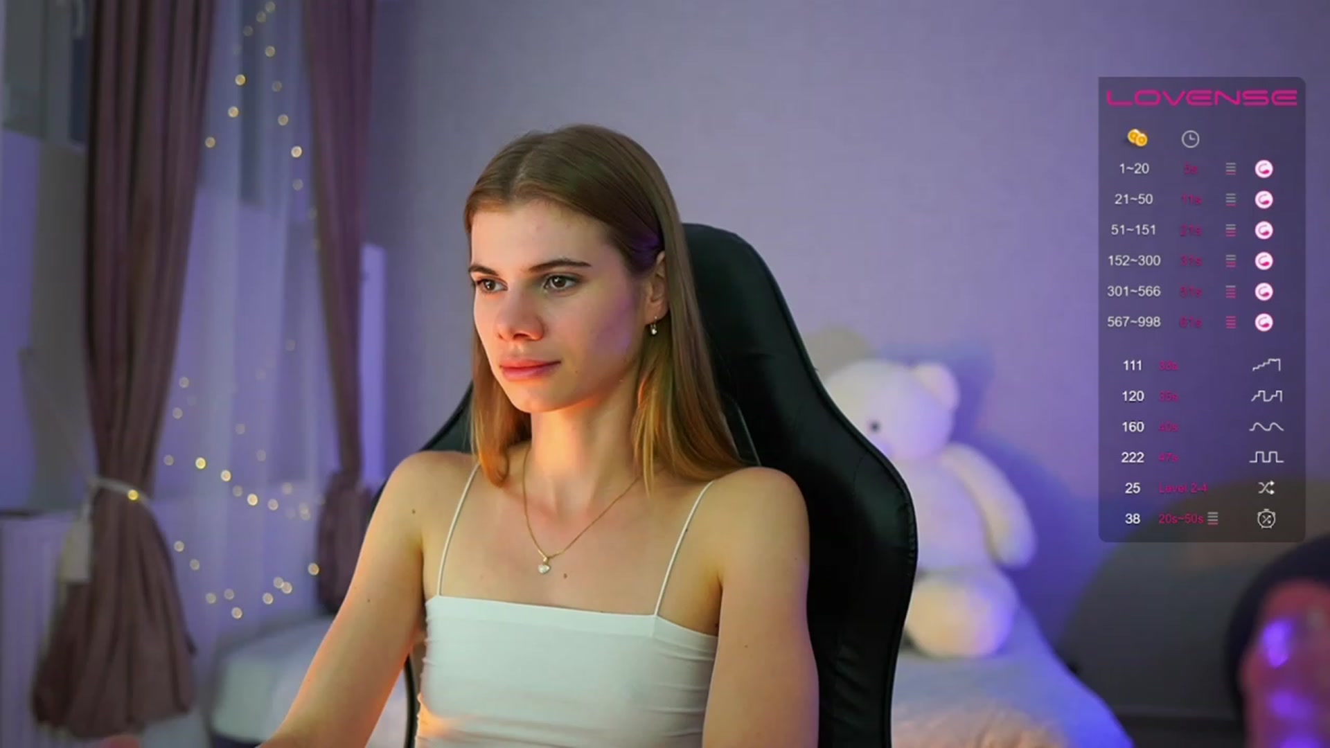 Gallery image thumbnail from RileyReid_18's myfreecams stream on, 05/31/2023, 23:18 image 10 of 20