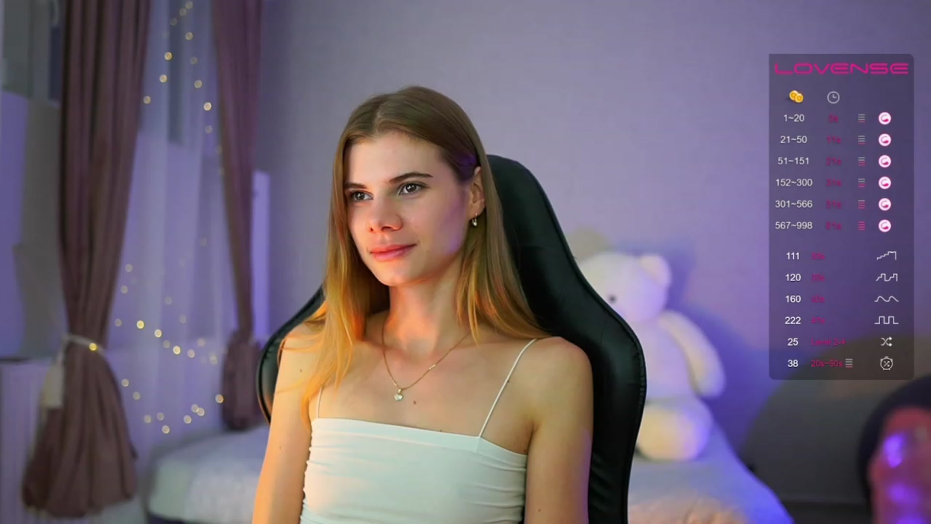 Gallery image thumbnail from RileyReid_18's myfreecams stream on, 05/31/2023, 23:18 image 9 of 20