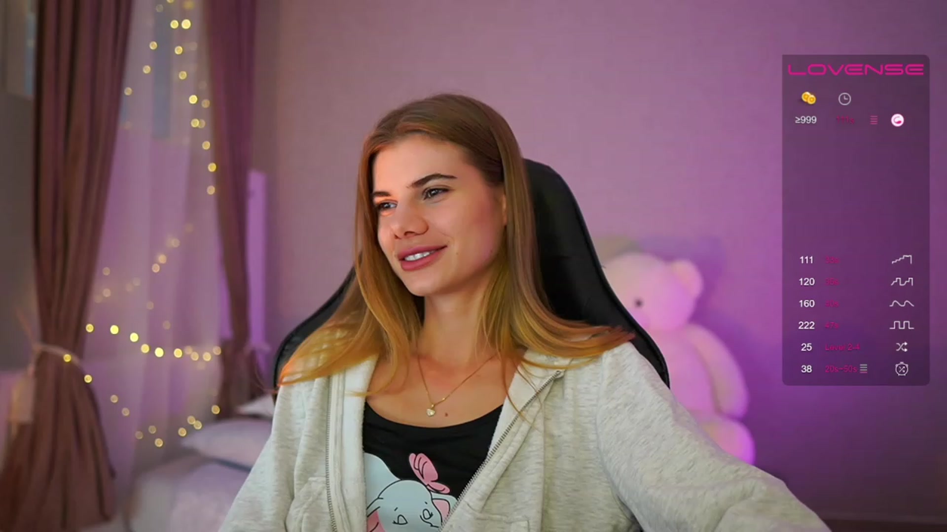 Gallery image thumbnail from RileyReid_18's myfreecams stream on, 06/03/2023, 15:36 image 5 of 20