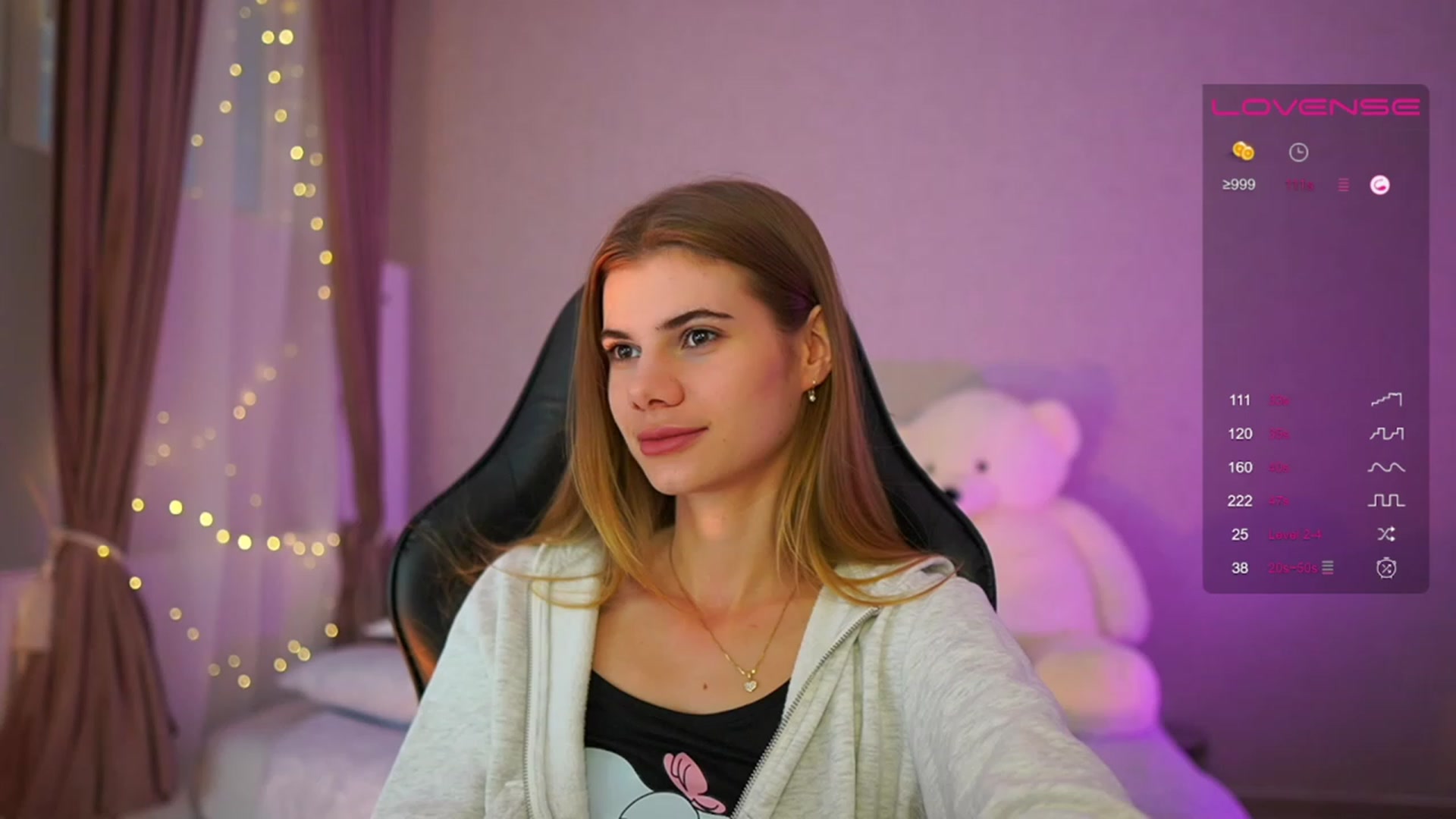Gallery image thumbnail from RileyReid_18's myfreecams stream on, 06/03/2023, 15:36 image 4 of 20