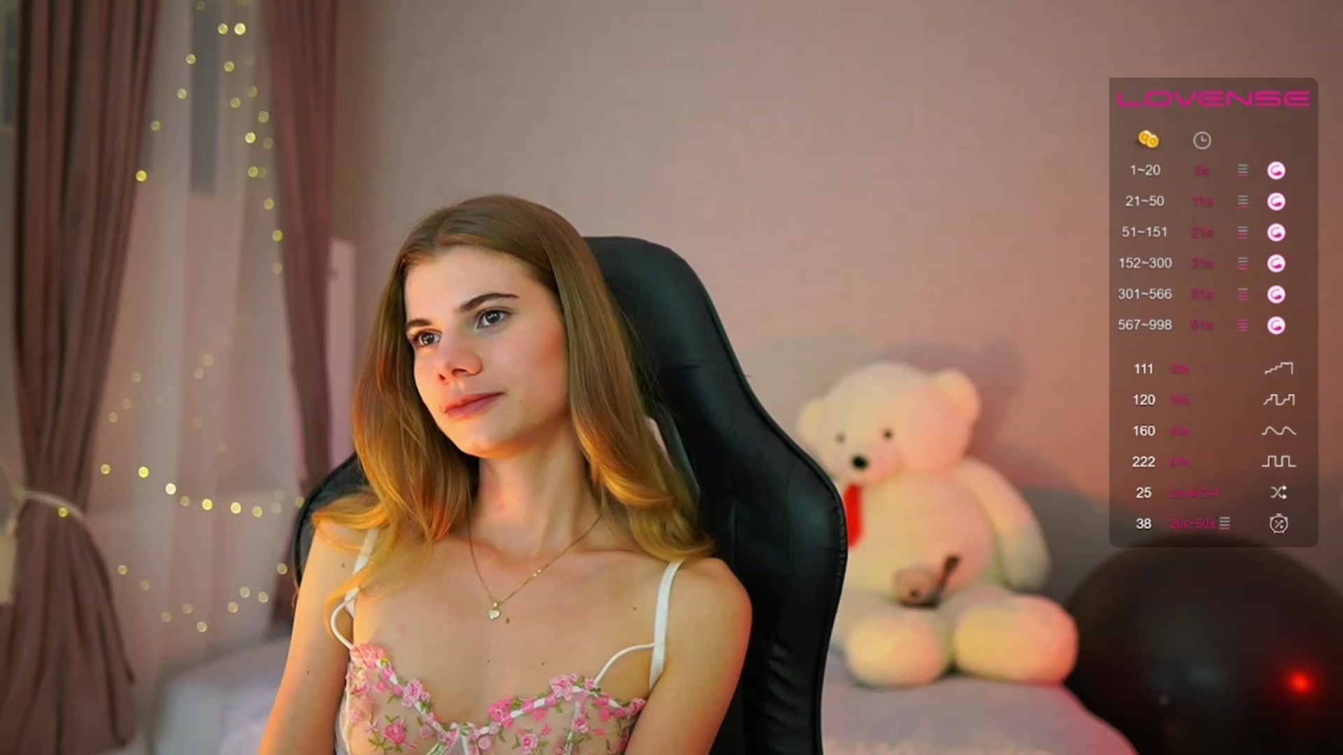 Gallery image thumbnail from RileyReid_18's myfreecams stream on, 06/04/2023, 18:01 image 8 of 20