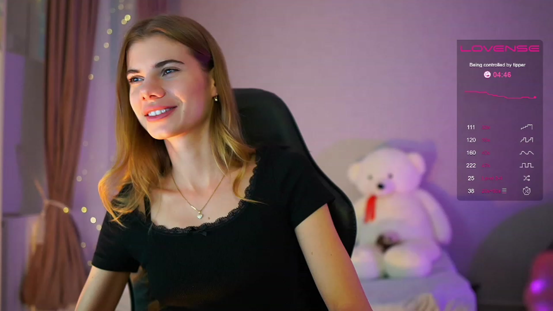 Gallery image thumbnail from RileyReid_18's myfreecams stream on, 06/06/2023, 14:19 image 9 of 20