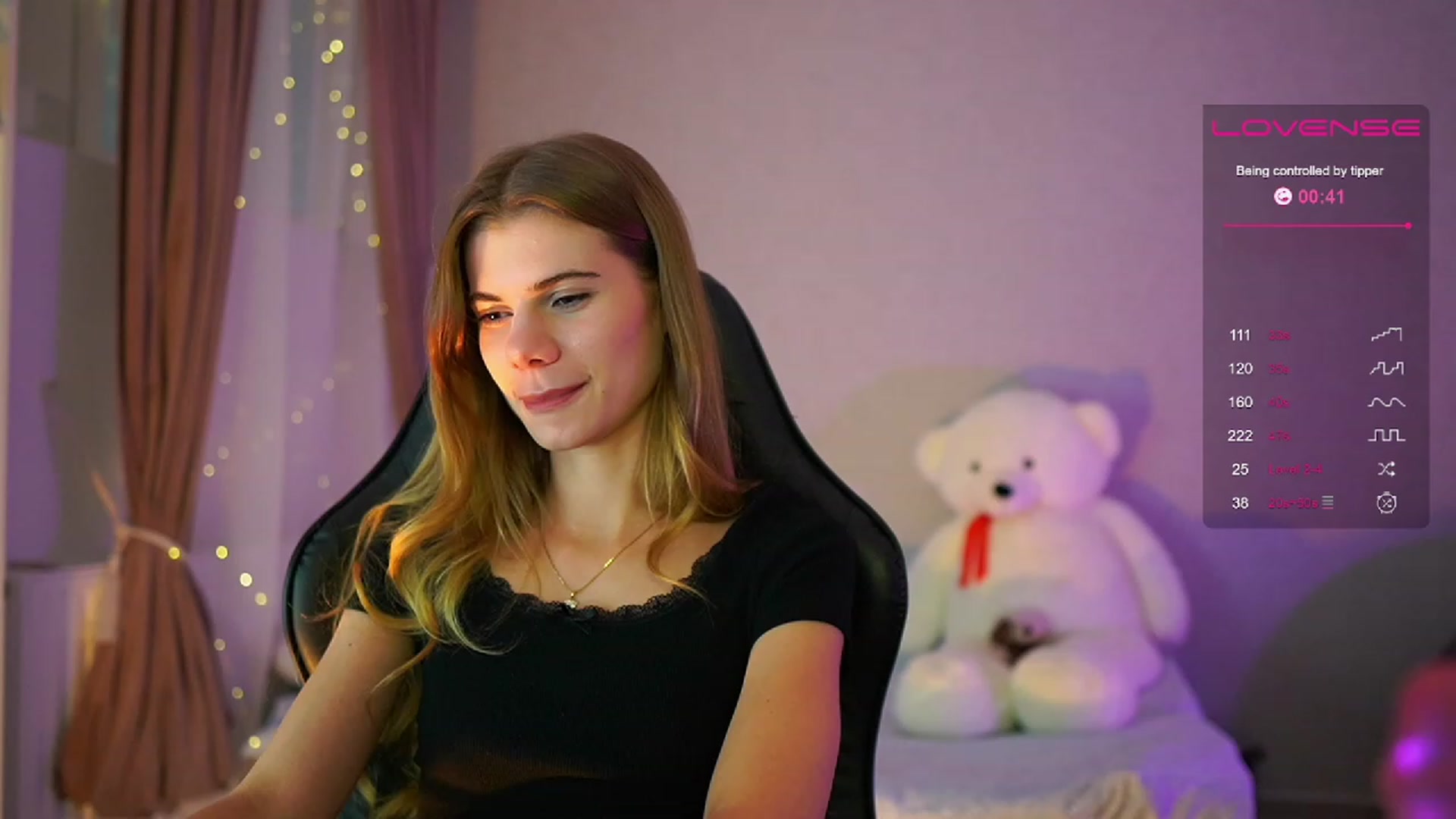 Gallery image thumbnail from RileyReid_18's myfreecams stream on, 06/06/2023, 14:19 image 11 of 20