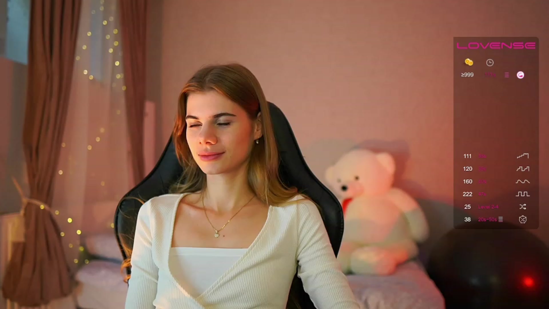 Gallery image thumbnail from RileyReid_18's myfreecams stream on, 06/07/2023, 14:39 image 3 of 20
