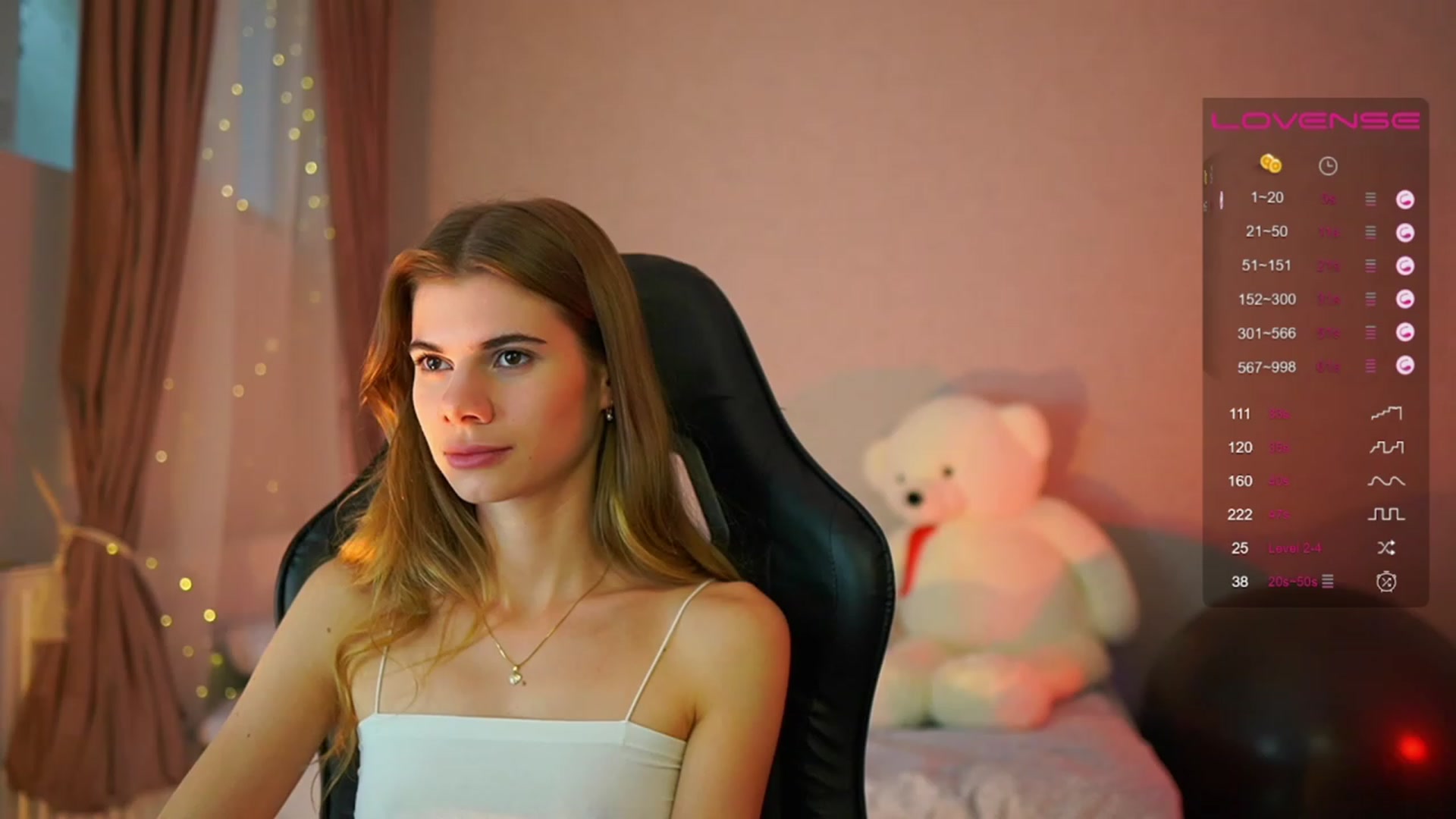 Gallery image thumbnail from RileyReid_18's myfreecams stream on, 06/07/2023, 14:39 image 15 of 20