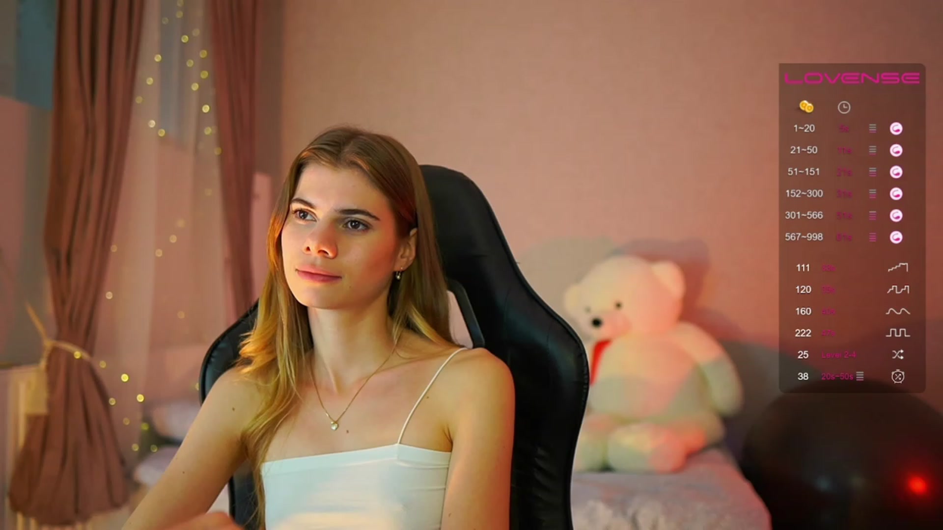 Gallery image thumbnail from RileyReid_18's myfreecams stream on, 06/07/2023, 15:36 image 8 of 20