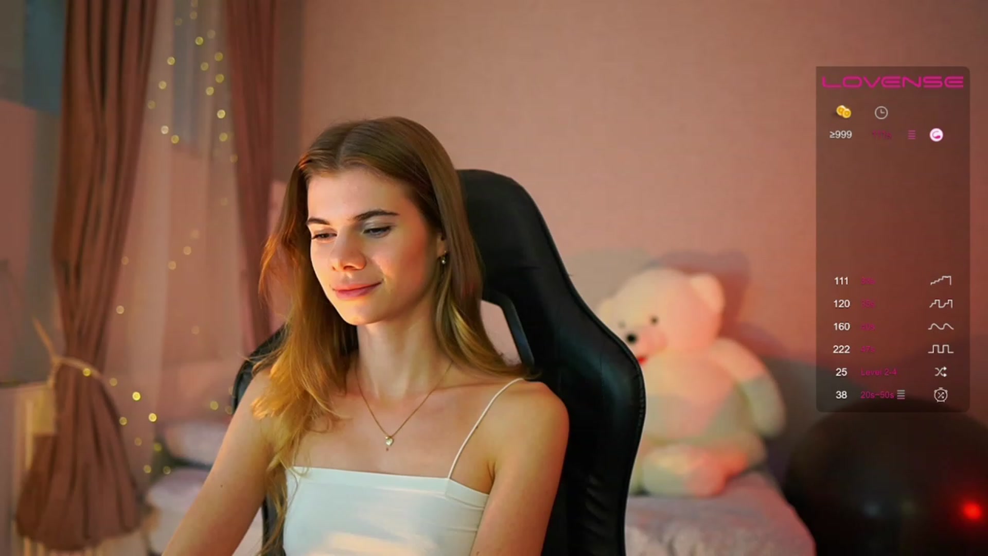 Gallery image thumbnail from RileyReid_18's myfreecams stream on, 06/07/2023, 15:36 image 13 of 20