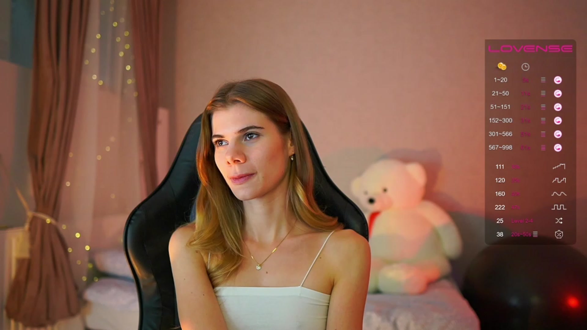 Gallery image thumbnail from RileyReid_18's myfreecams stream on, 06/07/2023, 15:36 image 9 of 20