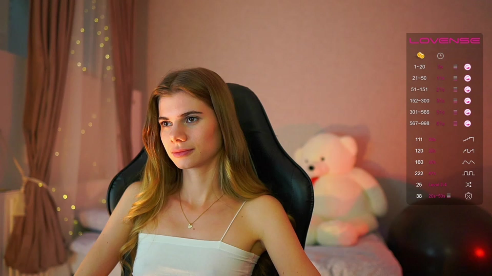 Gallery image thumbnail from RileyReid_18's myfreecams stream on, 06/07/2023, 15:36 image 1 of 20