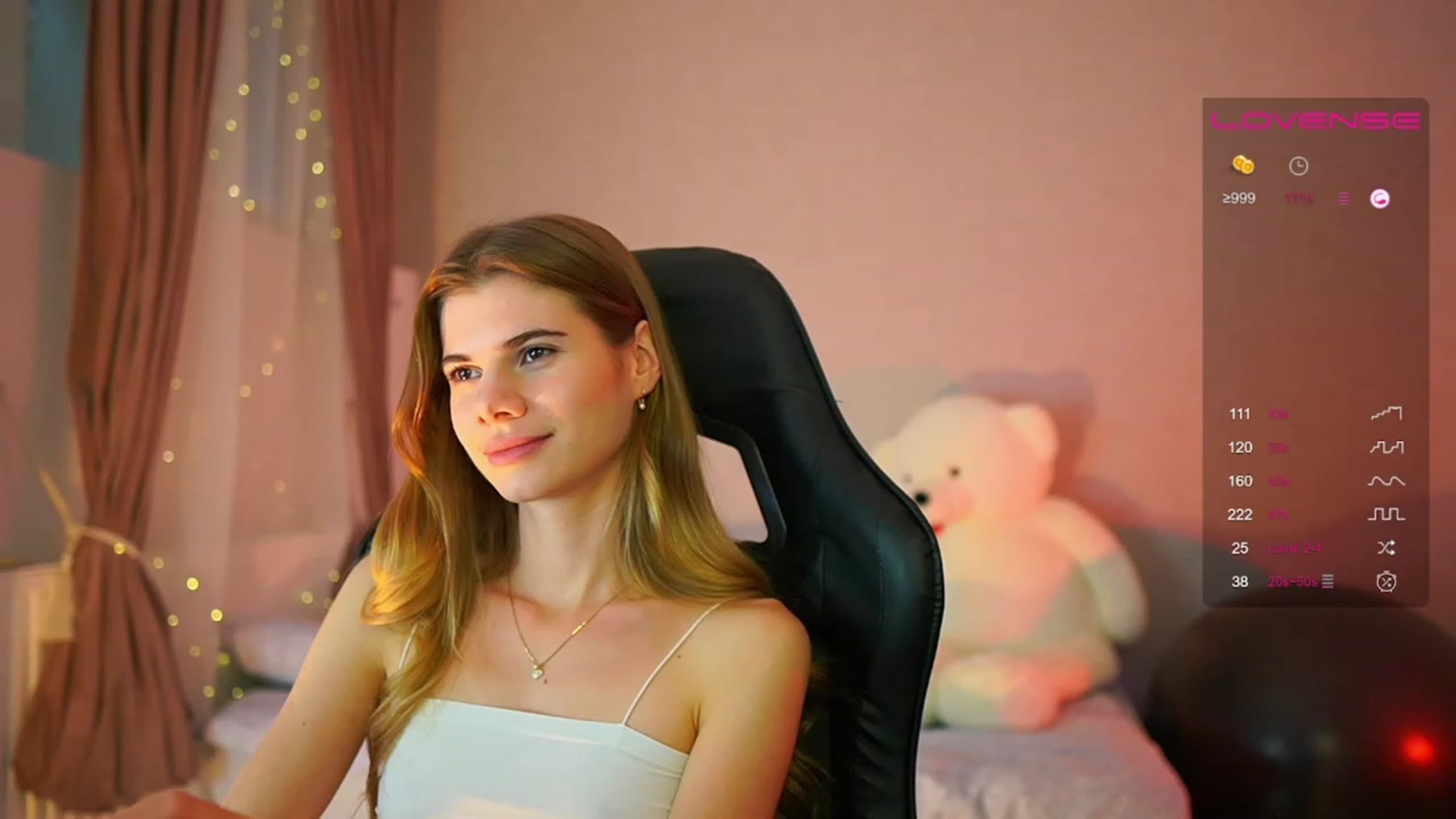 Gallery image thumbnail from RileyReid_18's myfreecams stream on, 06/07/2023, 15:36 image 4 of 20