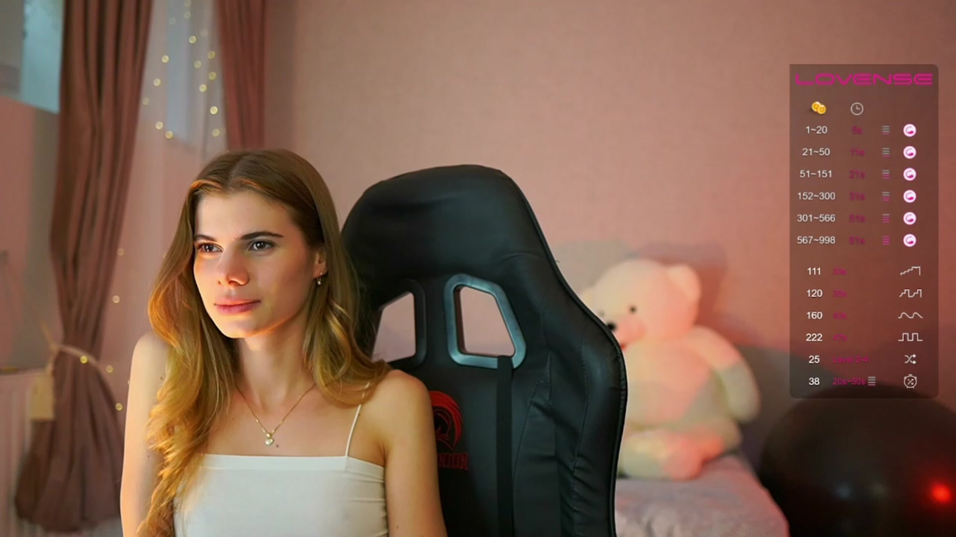 Gallery image thumbnail from RileyReid_18's myfreecams stream on, 06/07/2023, 17:16 image 4 of 20