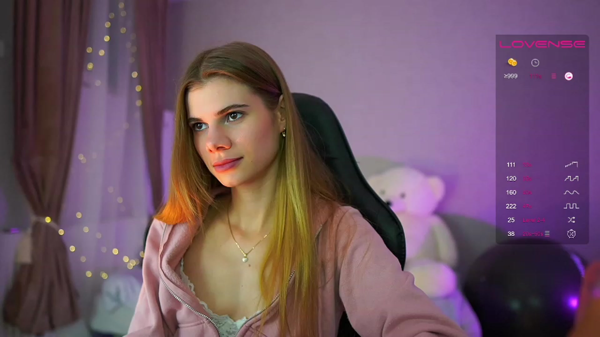 Gallery image thumbnail from RileyReid_18's myfreecams stream on, 06/16/2023, 18:42 image 9 of 20