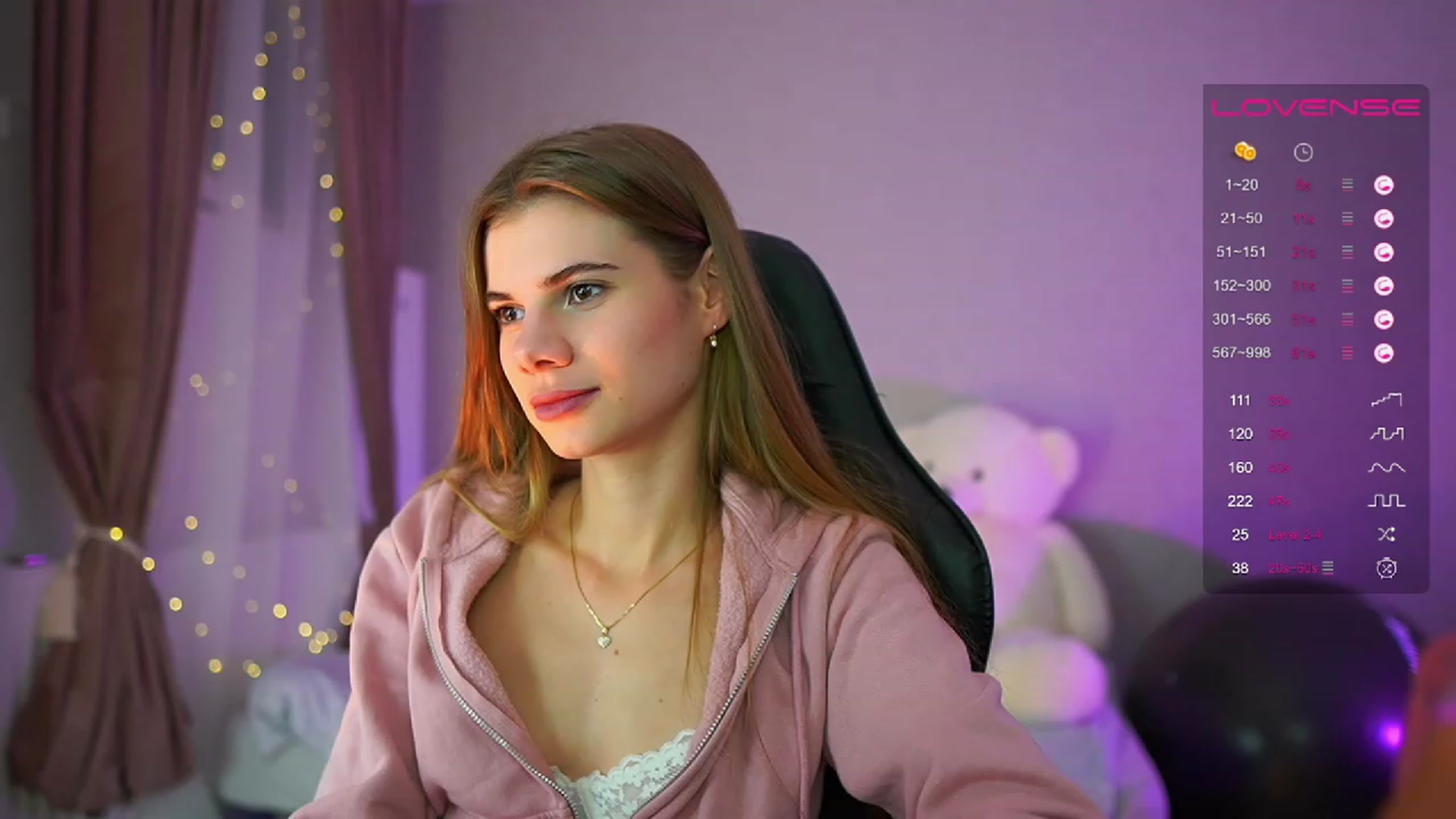 Gallery image thumbnail from RileyReid_18's myfreecams stream on, 06/16/2023, 18:42 image 12 of 20