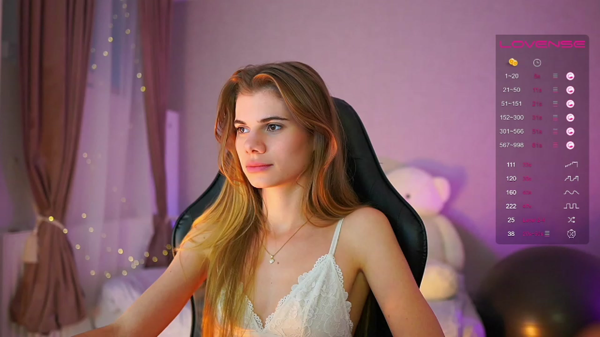 Gallery image thumbnail from RileyReid_18's myfreecams stream on, 06/18/2023, 16:59 image 9 of 20