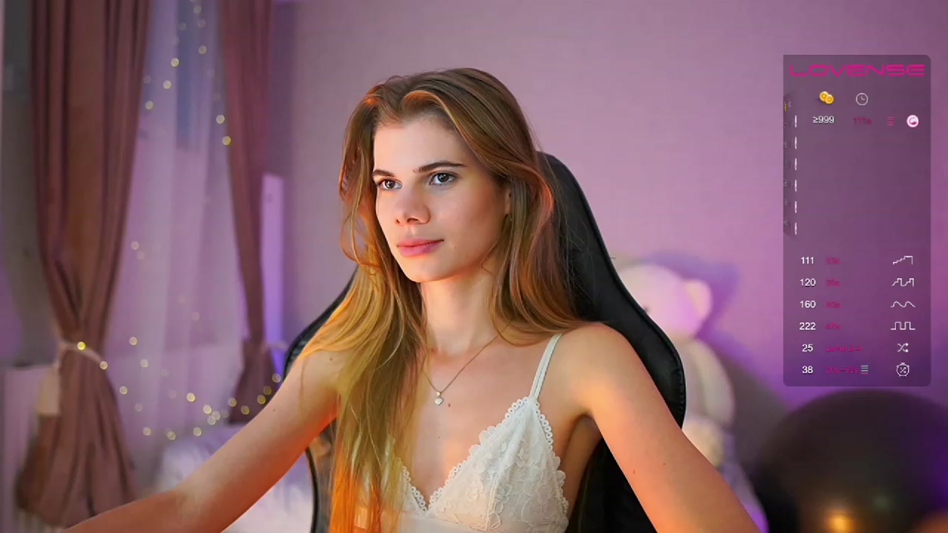 Gallery image thumbnail from RileyReid_18's myfreecams stream on, 06/18/2023, 16:59 image 6 of 20