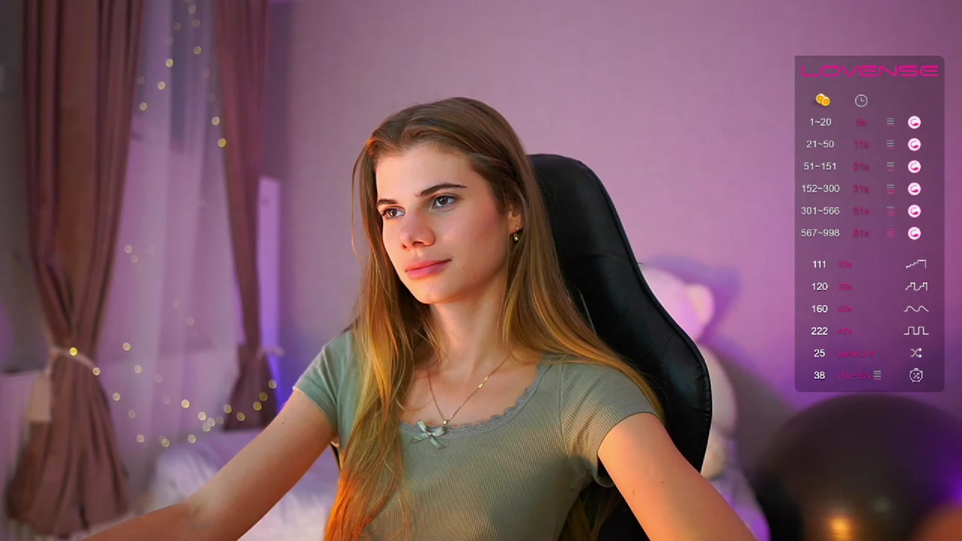 Gallery image thumbnail from RileyReid_18's myfreecams stream on, 06/18/2023, 18:00 image 19 of 20