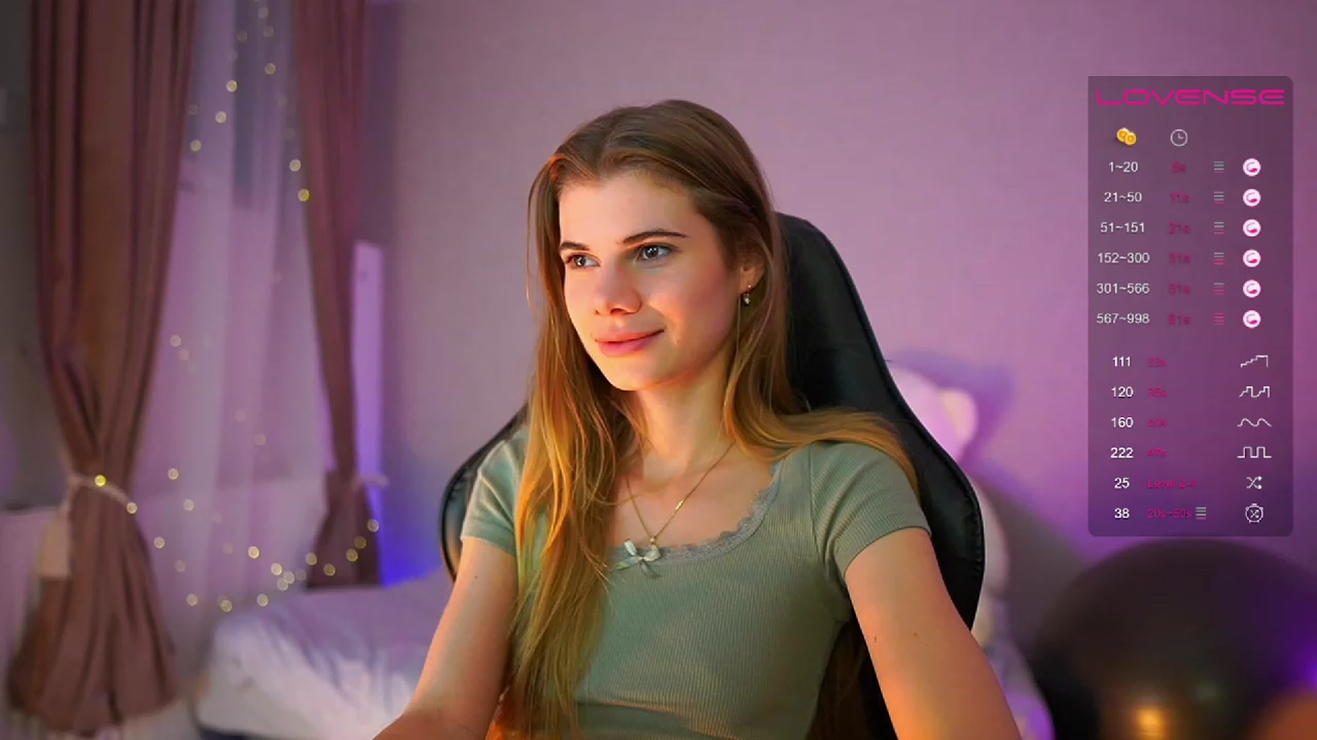 Gallery image thumbnail from RileyReid_18's myfreecams stream on, 06/18/2023, 18:00 image 9 of 20