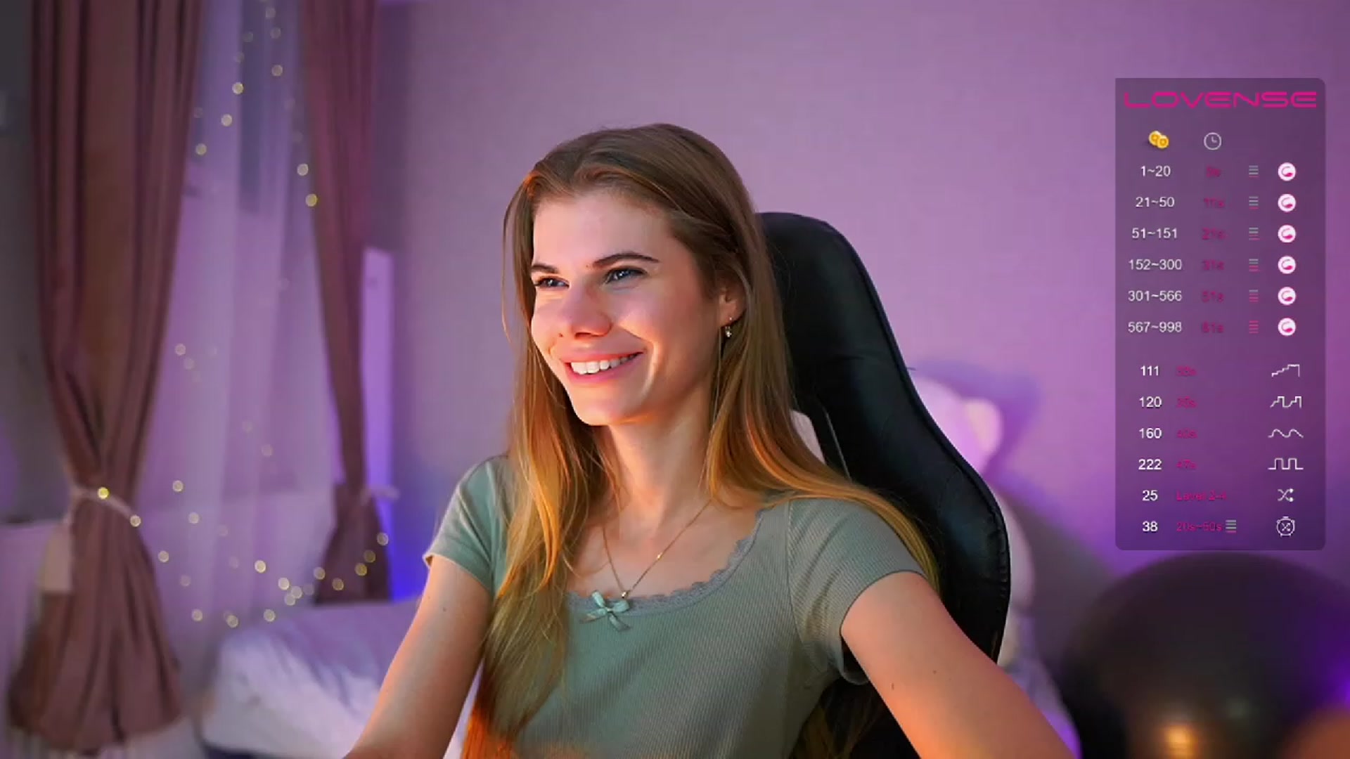 Gallery image thumbnail from RileyReid_18's myfreecams stream on, 06/18/2023, 18:00 image 16 of 20