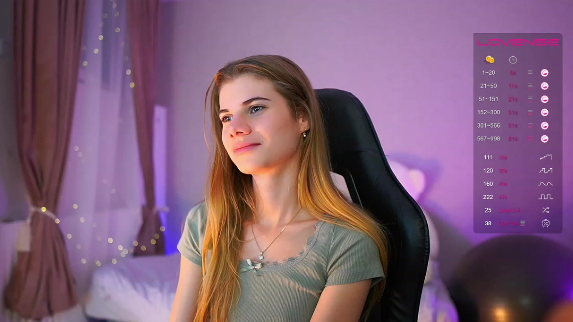 Gallery image thumbnail from RileyReid_18's myfreecams stream on, 06/18/2023, 18:00 image 14 of 20