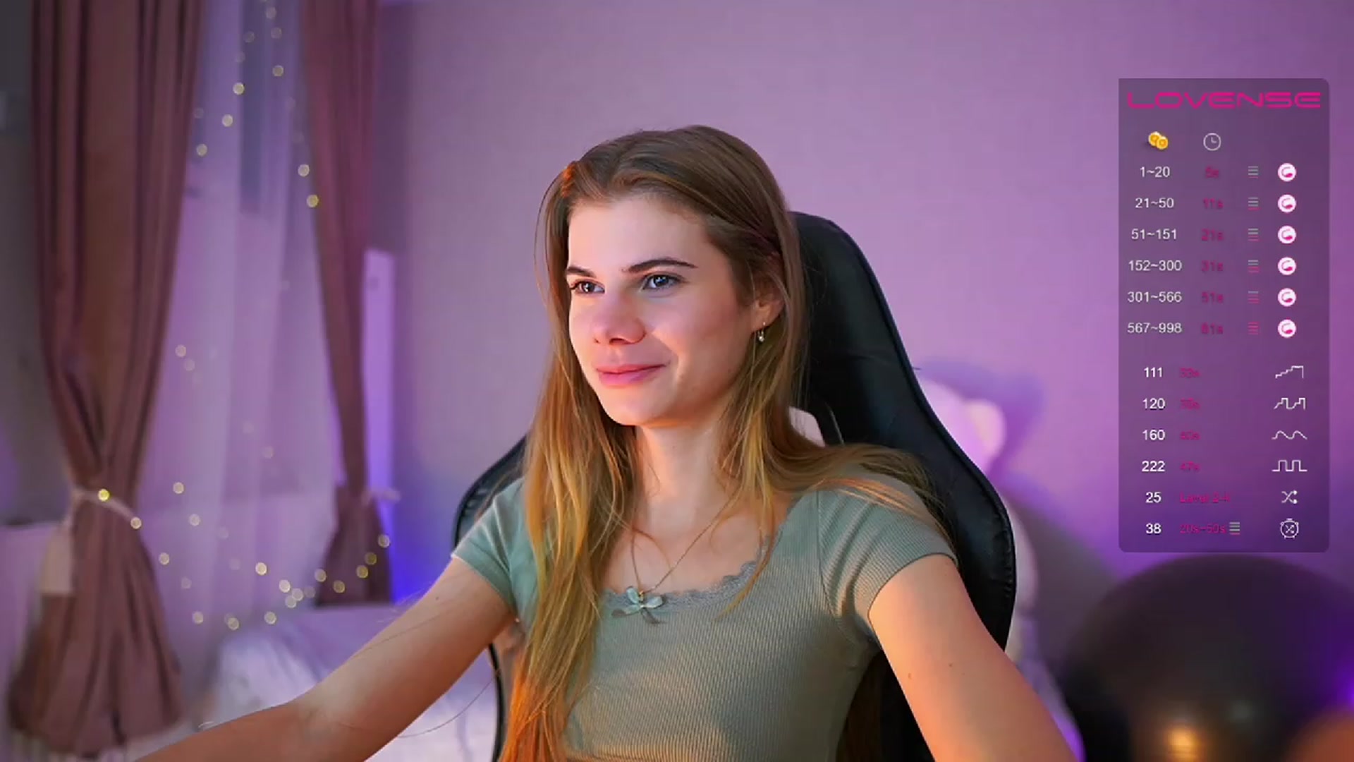 Gallery image thumbnail from RileyReid_18's myfreecams stream on, 06/18/2023, 18:00 image 5 of 20