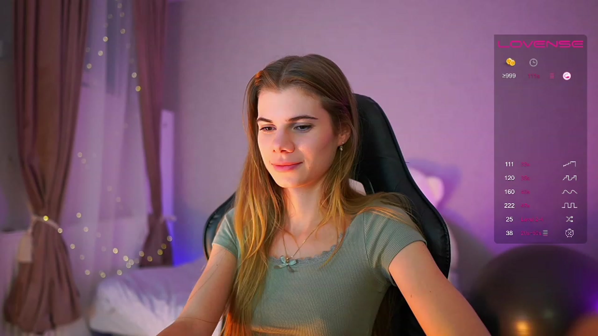 Gallery image thumbnail from RileyReid_18's myfreecams stream on, 06/18/2023, 18:00 image 3 of 20