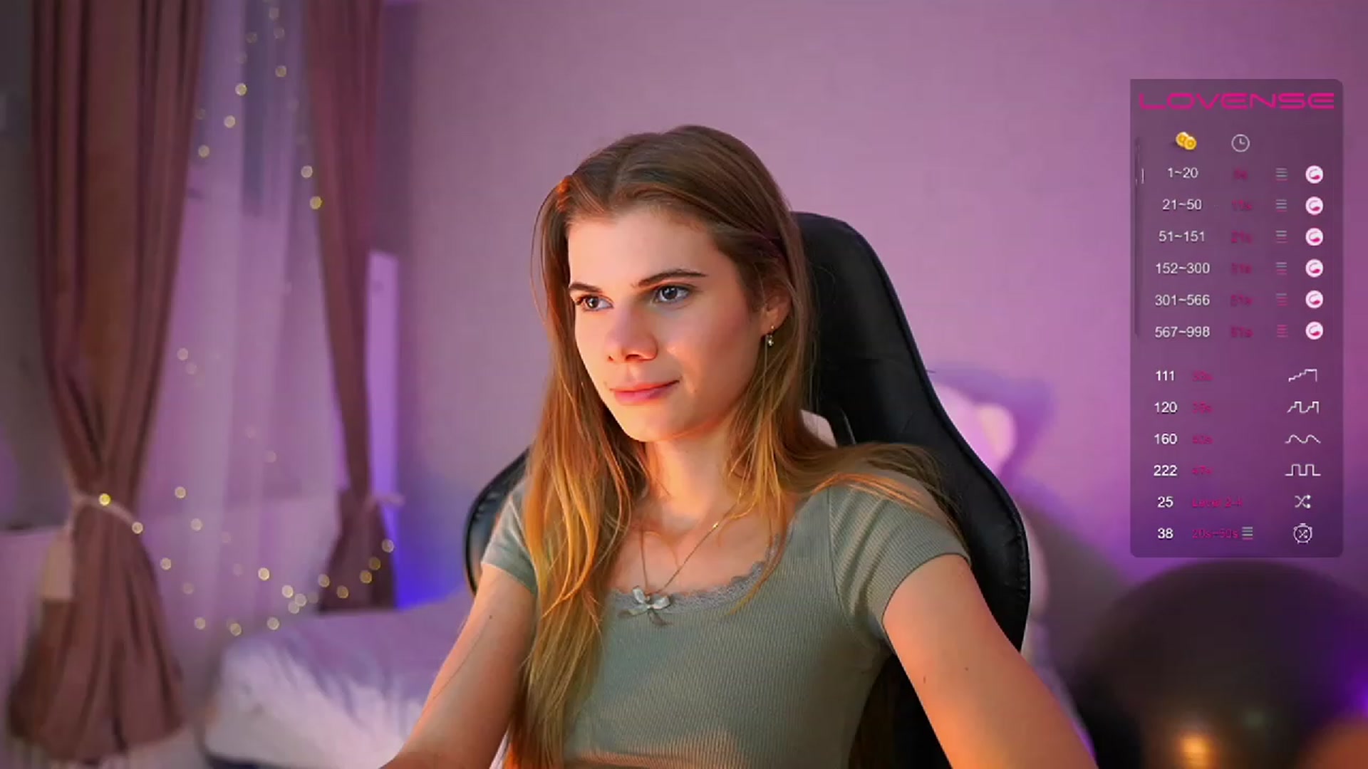 Gallery image thumbnail from RileyReid_18's myfreecams stream on, 06/18/2023, 18:00 image 4 of 20