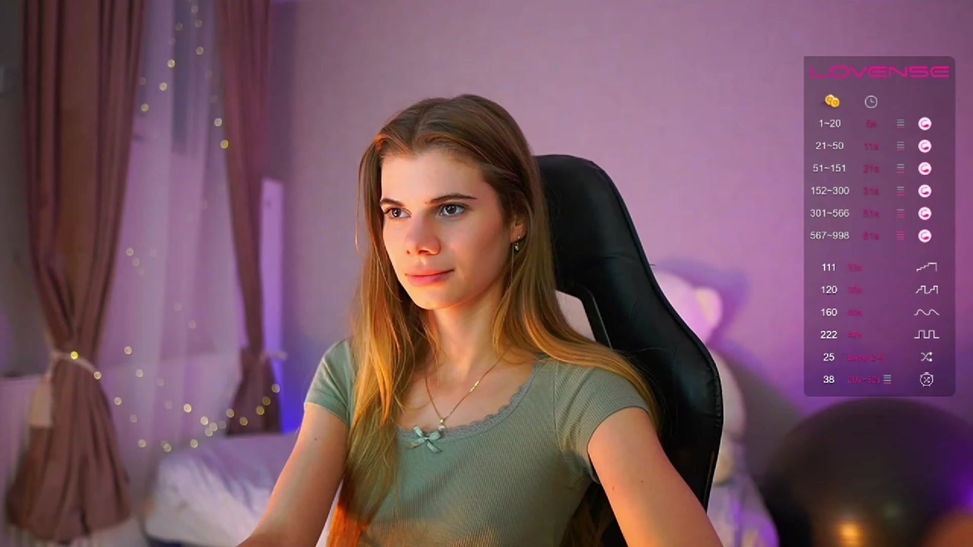 Gallery image thumbnail from RileyReid_18's myfreecams stream on, 06/18/2023, 18:00 image 20 of 20