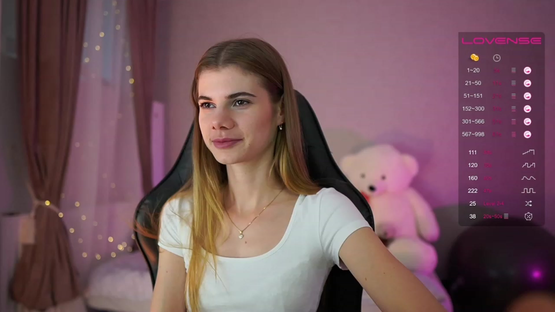 Gallery image thumbnail from RileyReid_18's myfreecams stream on, 06/20/2023, 13:58 image 6 of 20