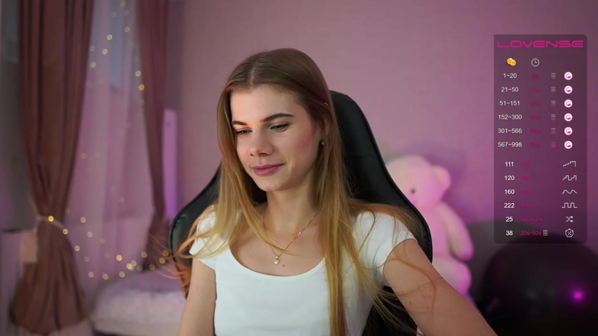 Gallery image thumbnail from RileyReid_18's myfreecams stream on, 06/20/2023, 13:58 image 16 of 20