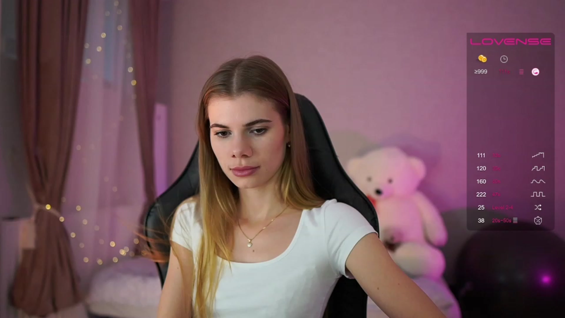 Gallery image thumbnail from RileyReid_18's myfreecams stream on, 06/20/2023, 13:58 image 9 of 20