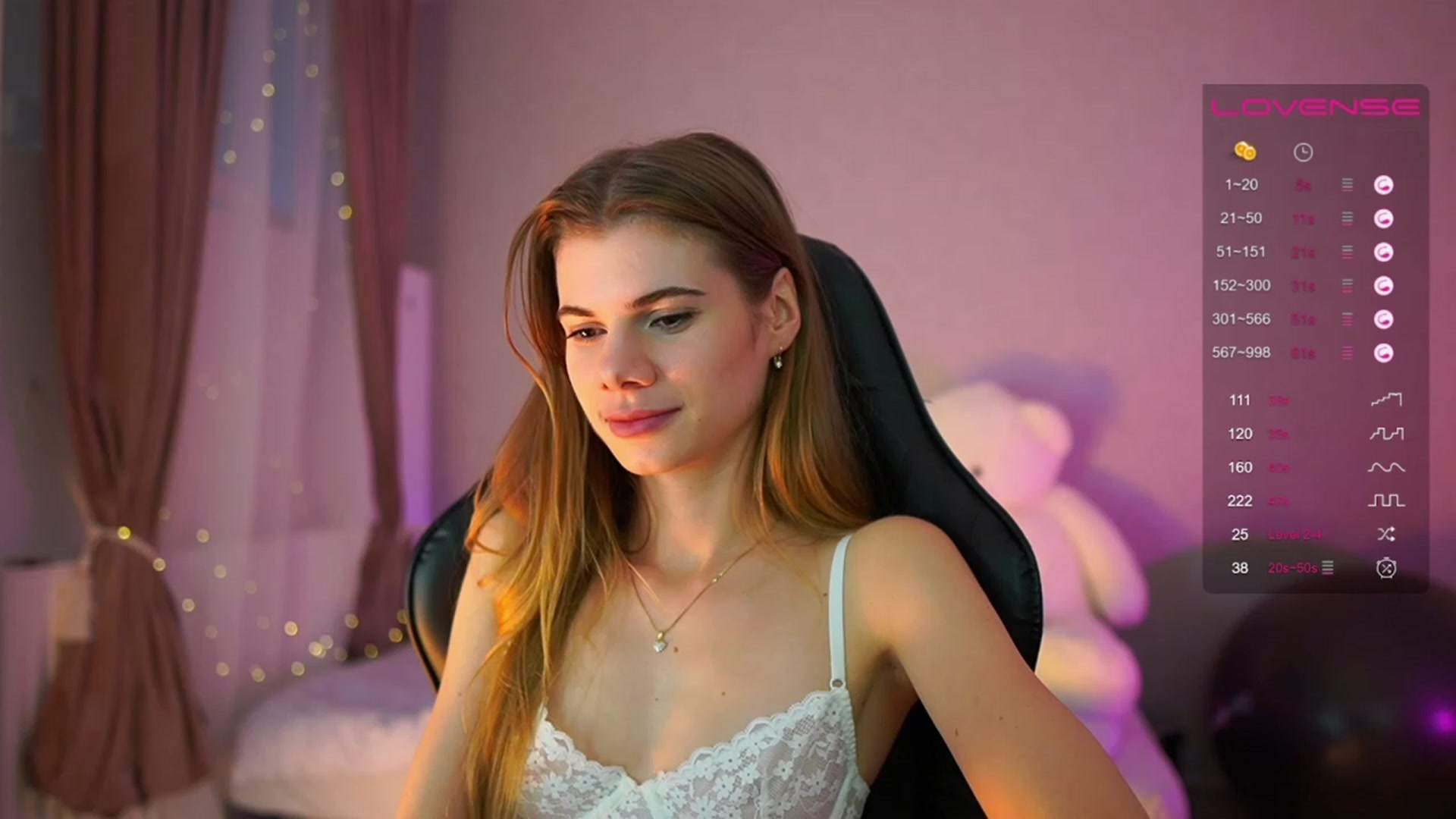 Gallery image thumbnail from RileyReid_18's myfreecams stream on, 06/20/2023, 16:21 image 5 of 20