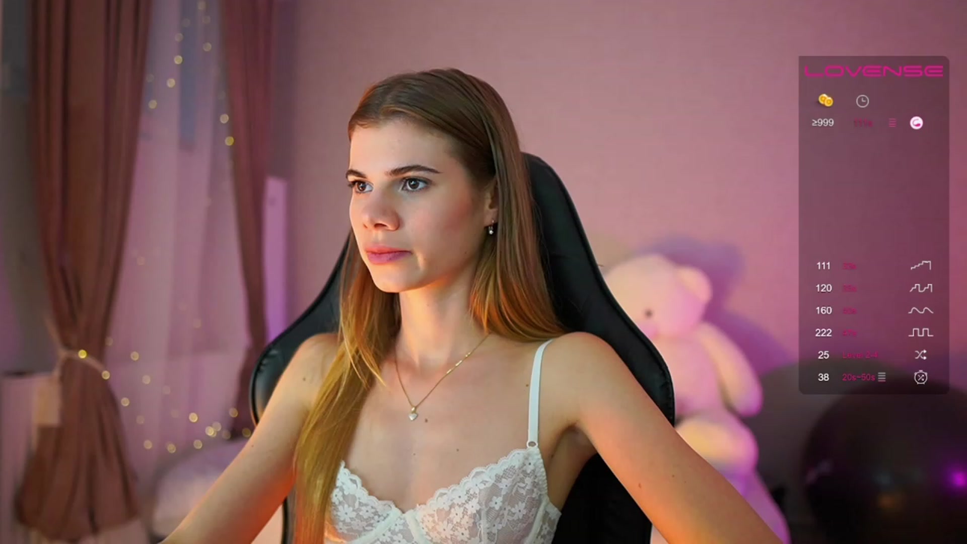 Gallery image thumbnail from RileyReid_18's myfreecams stream on, 06/20/2023, 16:21 image 9 of 20