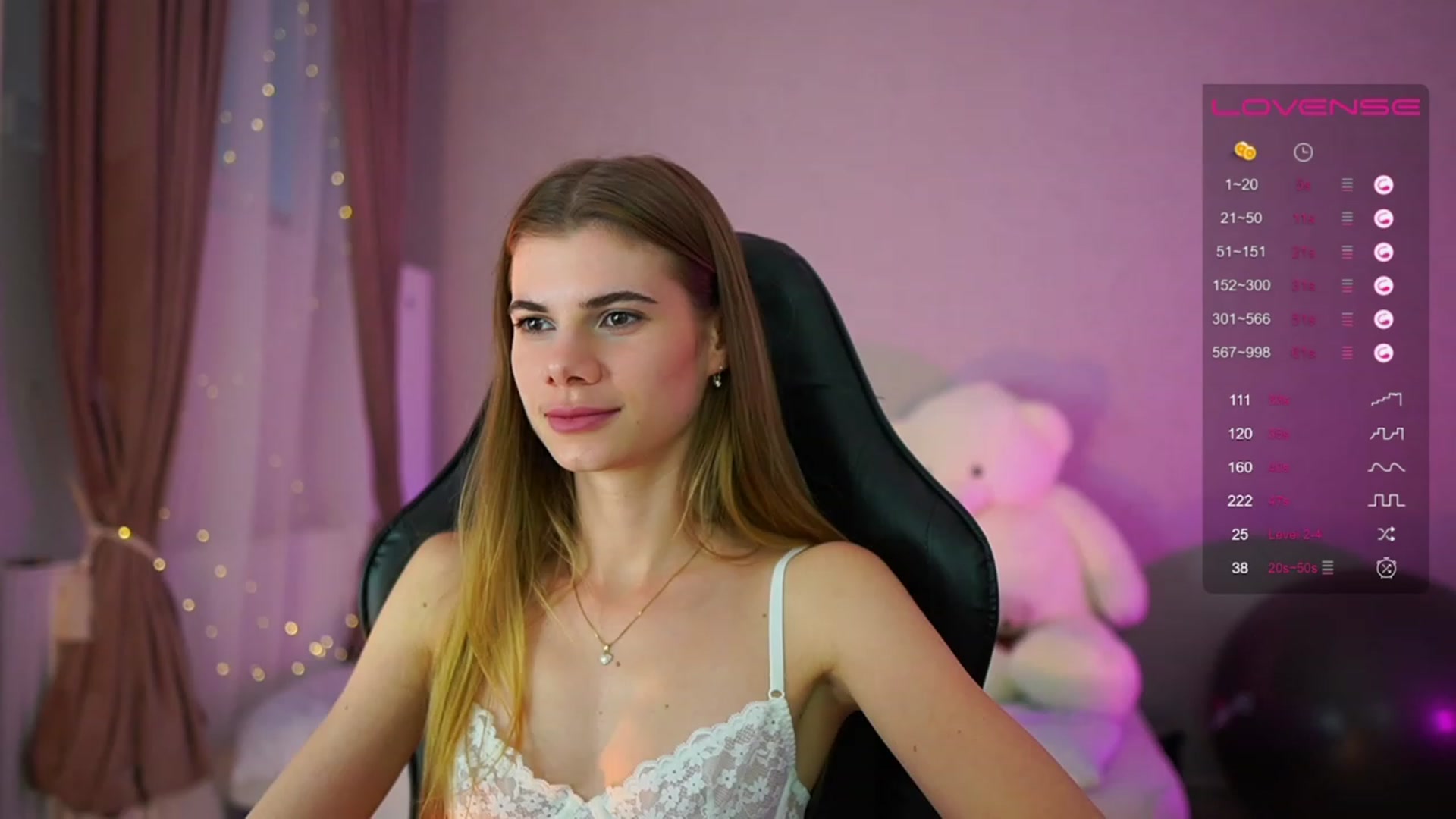 Gallery image thumbnail from RileyReid_18's myfreecams stream on, 06/20/2023, 16:21 image 2 of 20