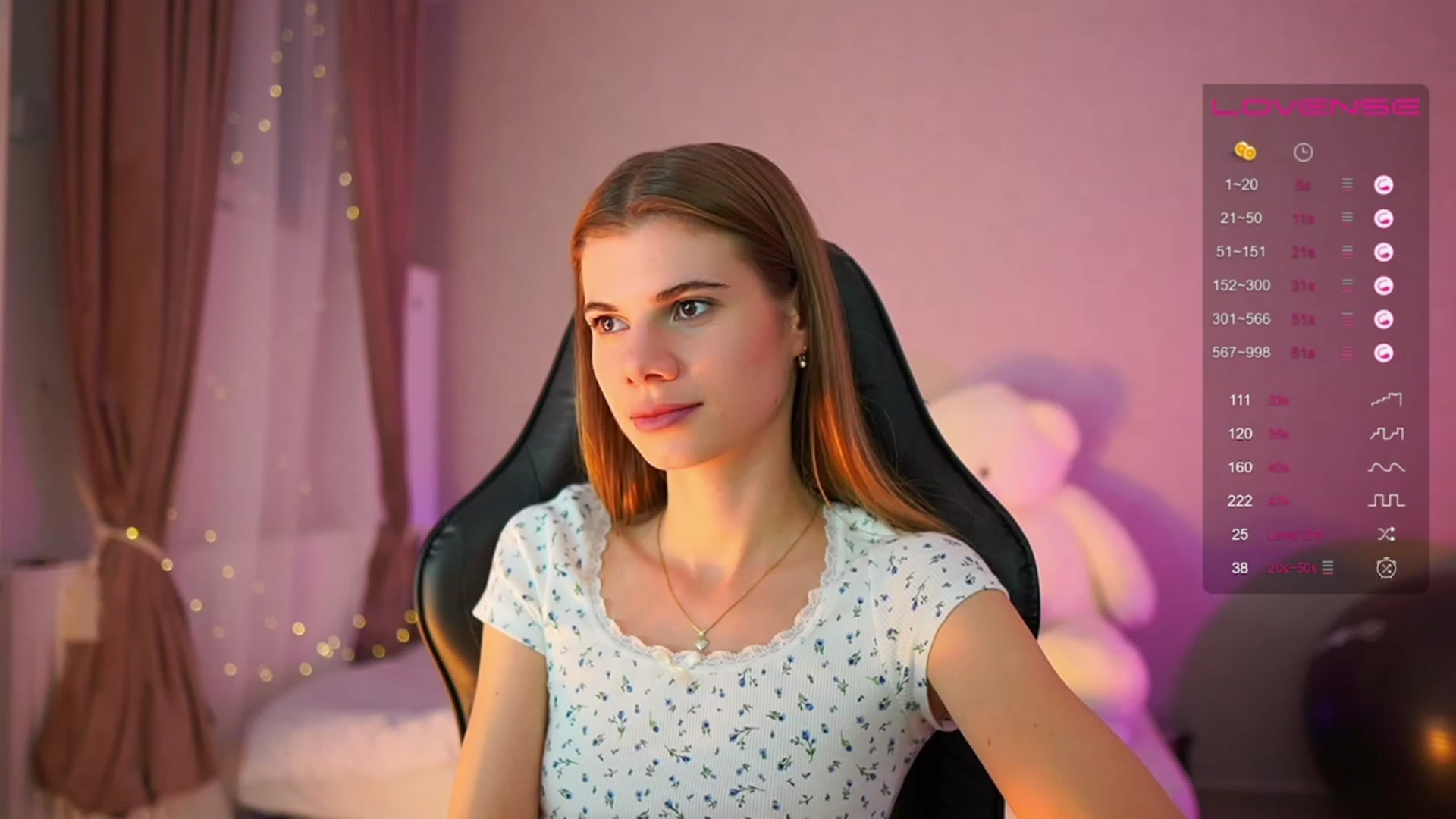 Gallery image thumbnail from RileyReid_18's myfreecams stream on, 06/20/2023, 18:08 image 16 of 20