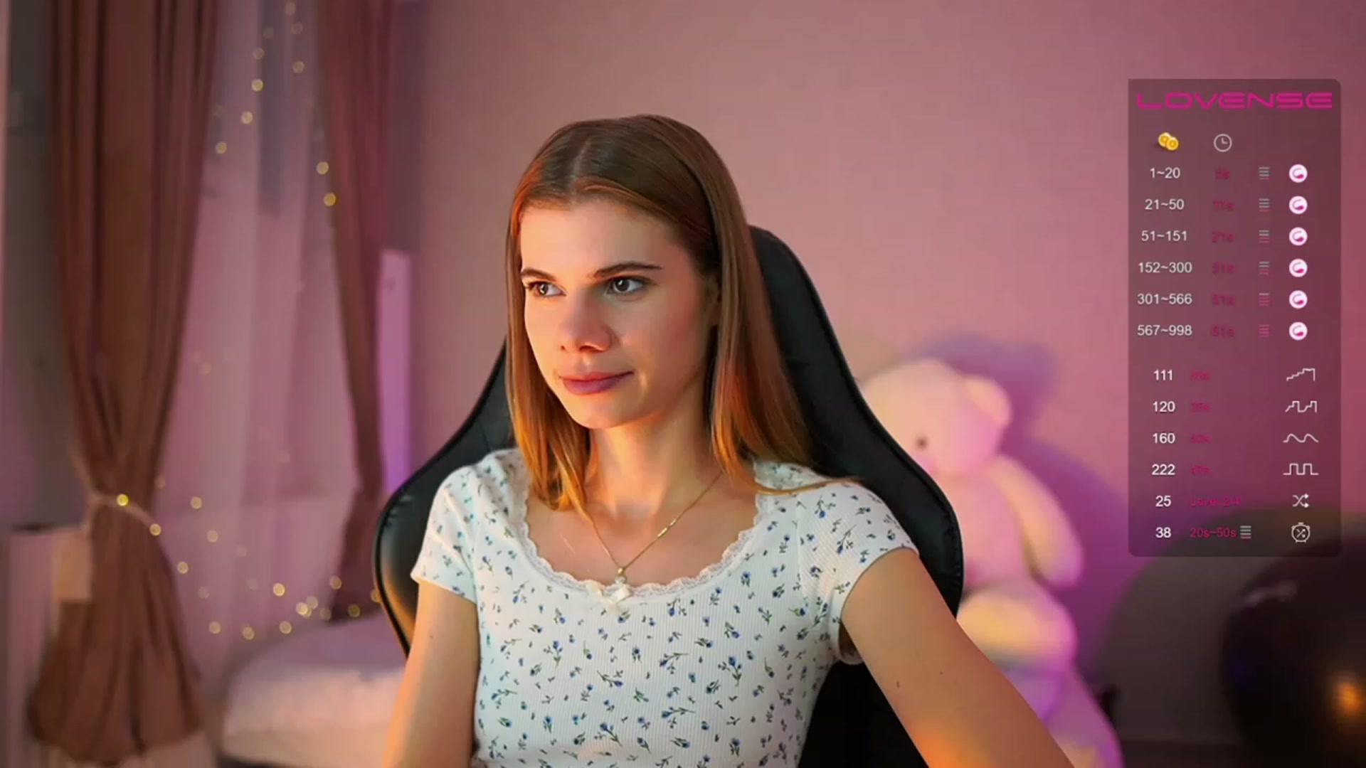 Gallery image thumbnail from RileyReid_18's myfreecams stream on, 06/20/2023, 18:08 image 14 of 20