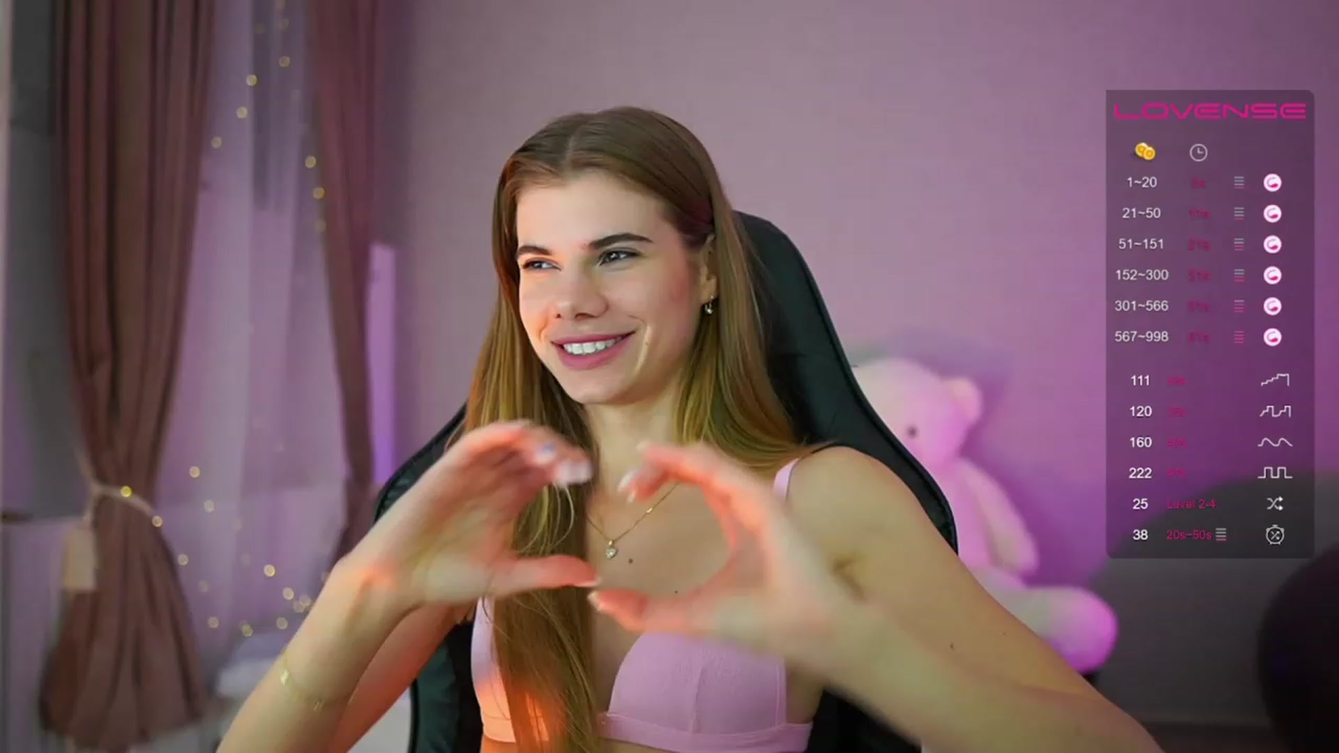 Gallery image thumbnail from RileyReid_18's myfreecams stream on, 06/25/2023, 19:36 image 9 of 20