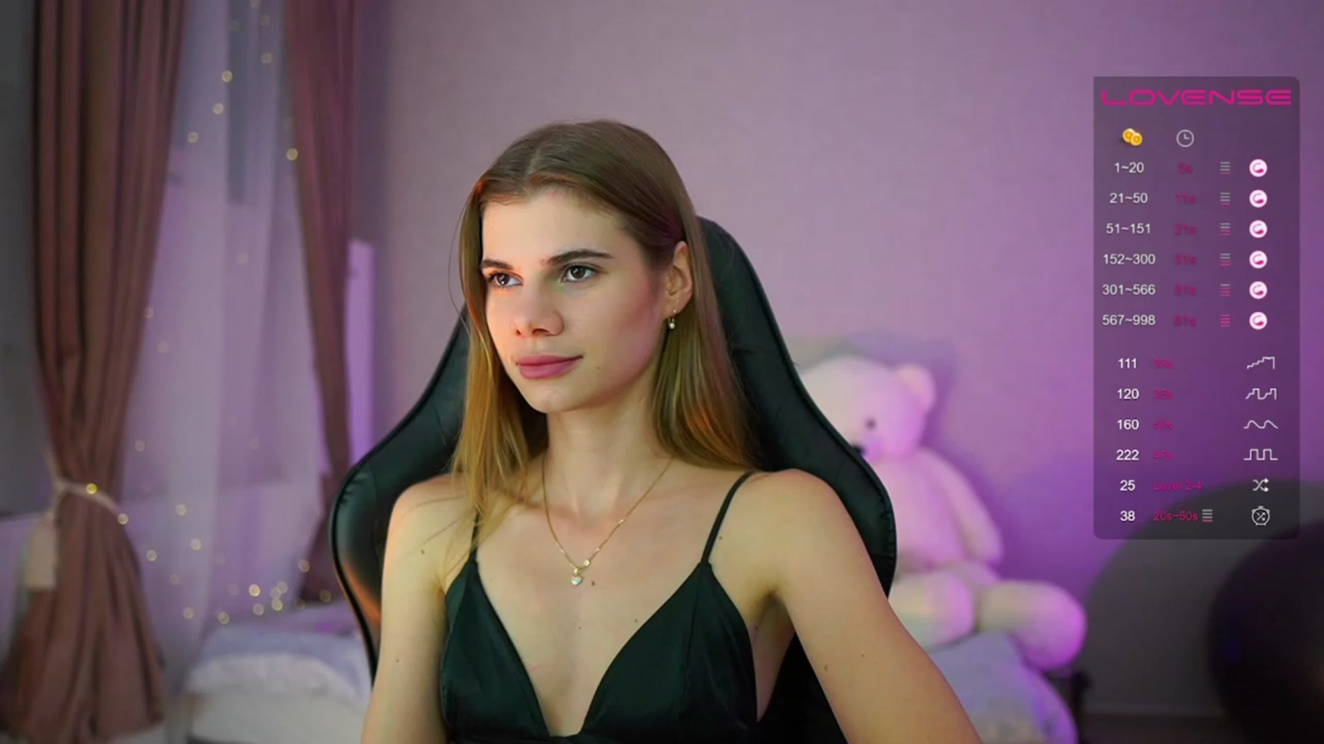 Gallery image thumbnail from RileyReid_18's myfreecams stream on, 06/27/2023, 16:16 image 5 of 20