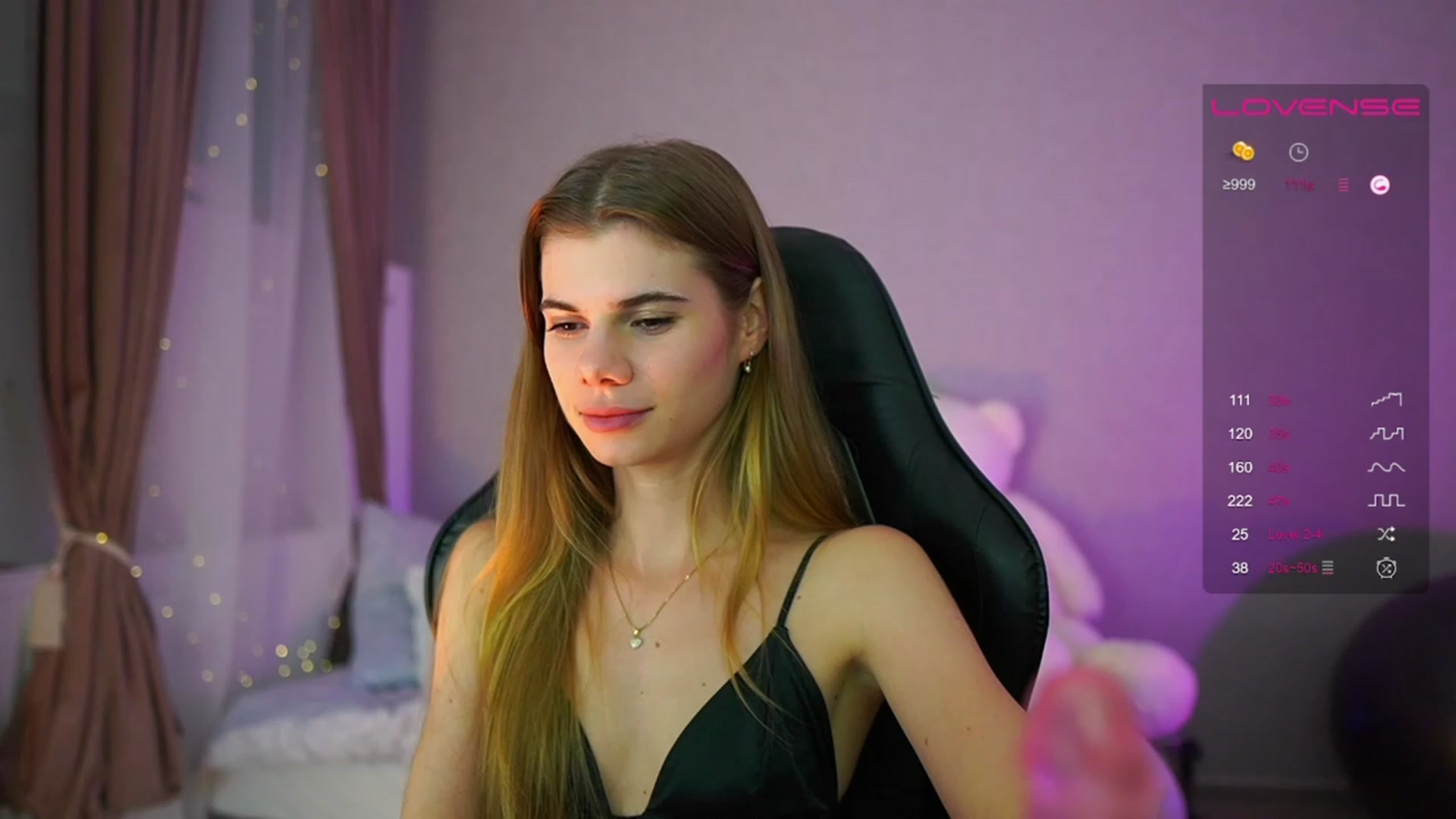 Gallery image thumbnail from RileyReid_18's myfreecams stream on, 06/27/2023, 17:22 image 7 of 20
