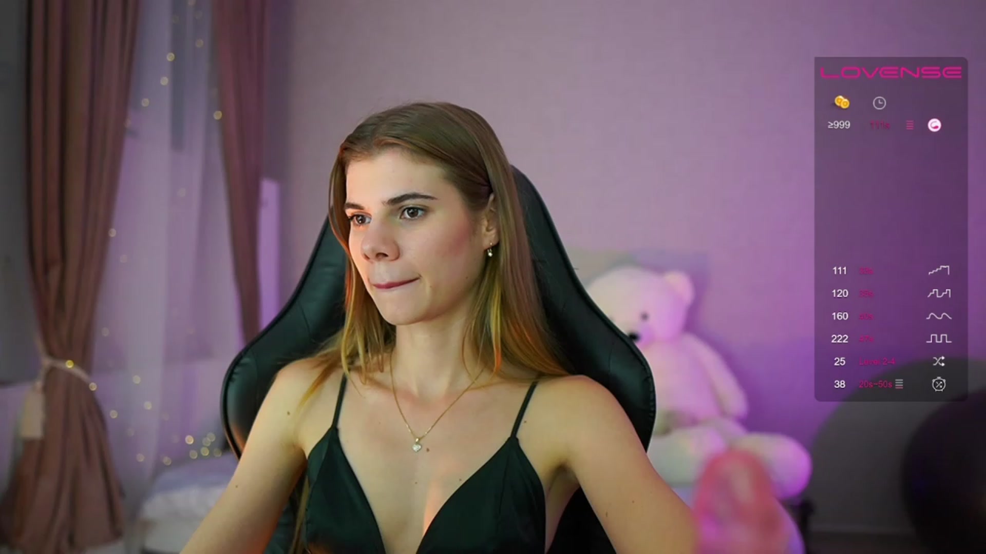 Gallery image thumbnail from RileyReid_18's myfreecams stream on, 06/27/2023, 17:22 image 12 of 20