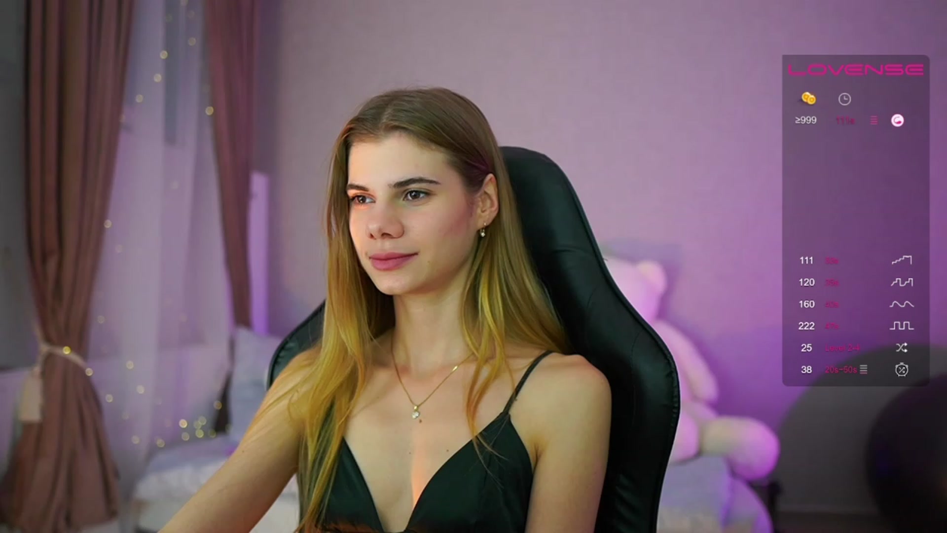 Gallery image thumbnail from RileyReid_18's myfreecams stream on, 06/27/2023, 17:22 image 4 of 20