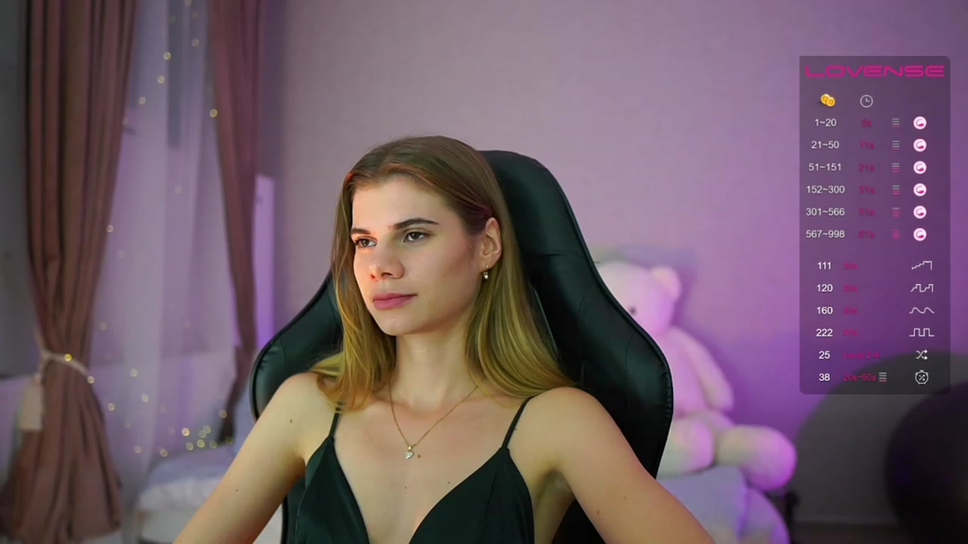 Gallery image thumbnail from RileyReid_18's myfreecams stream on, 06/27/2023, 18:03 image 3 of 20