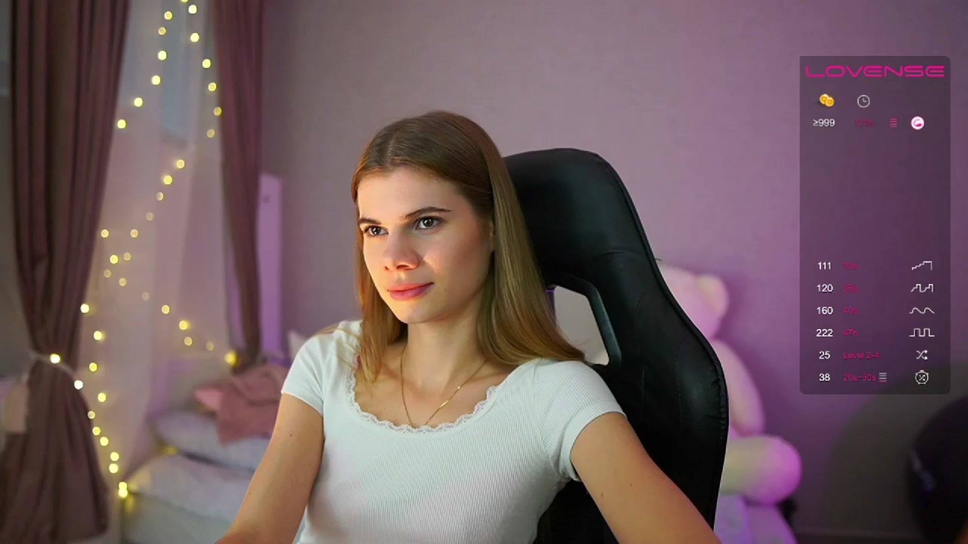 Gallery image thumbnail from RileyReid_18's myfreecams stream on, 06/28/2023, 13:50 image 19 of 20